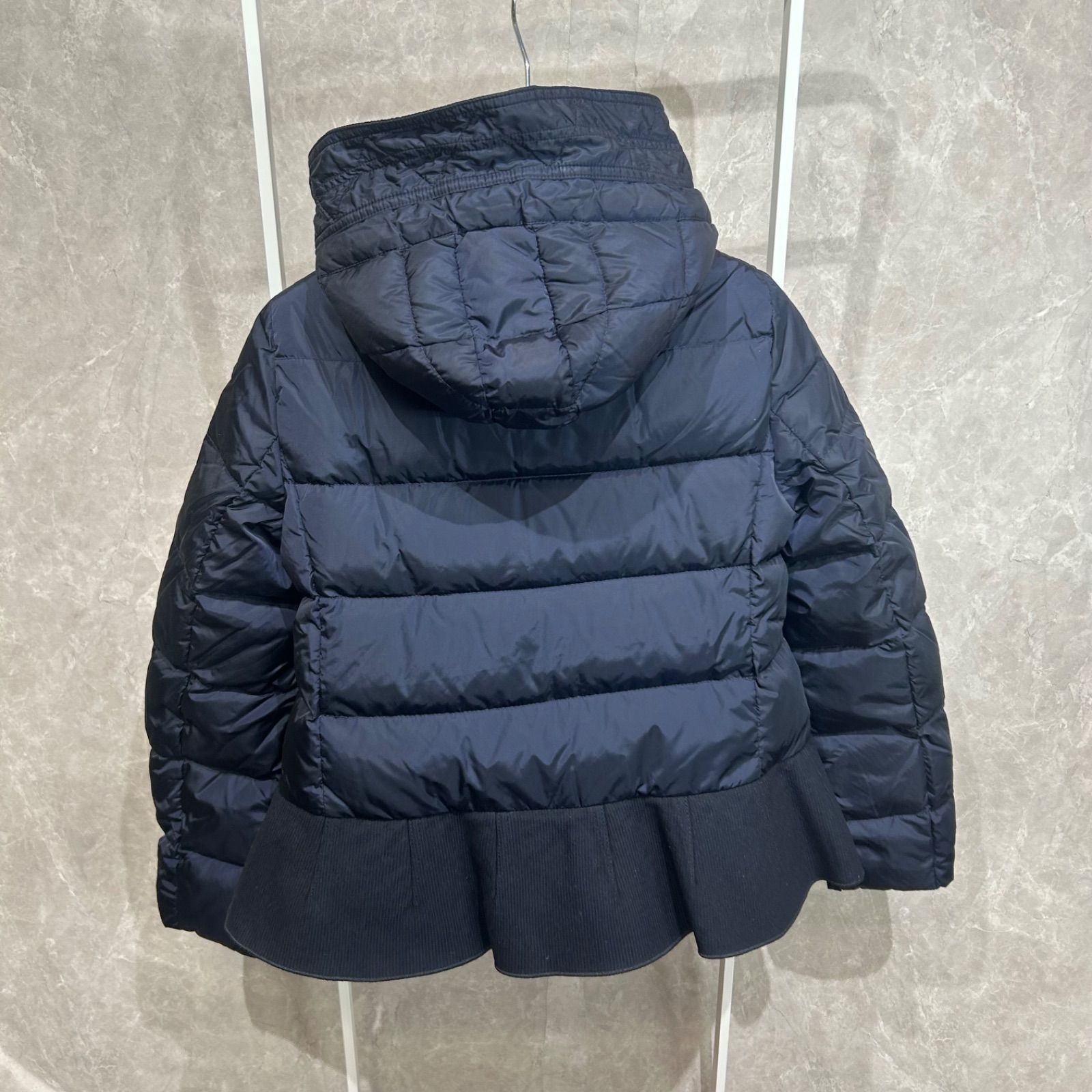 美品】 MONCLER モンクレールネセアNESEAペプラムダウンジャケット