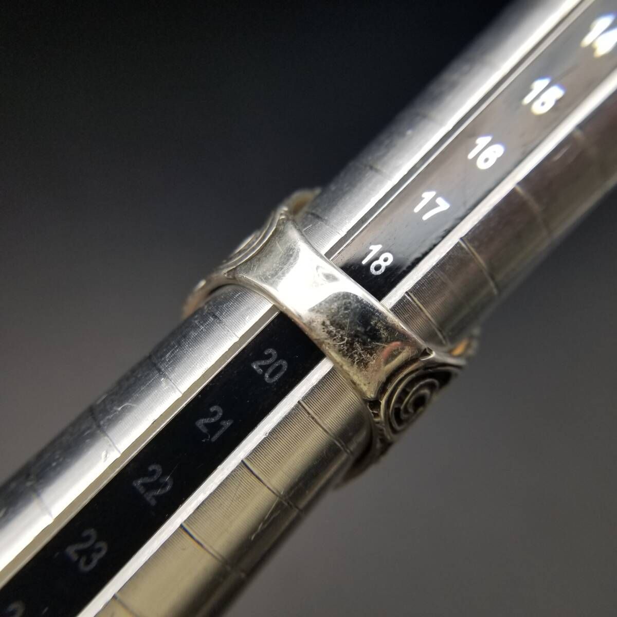 サントドミンゴ族 Raymond Coriz 花と蔓 925 シルバー ヴィンテージ