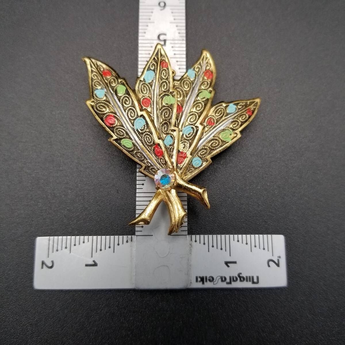 西ドイツ ヴィンテージ 鮮やかな葉 細かな装飾 リーフ ブローチ レトロ