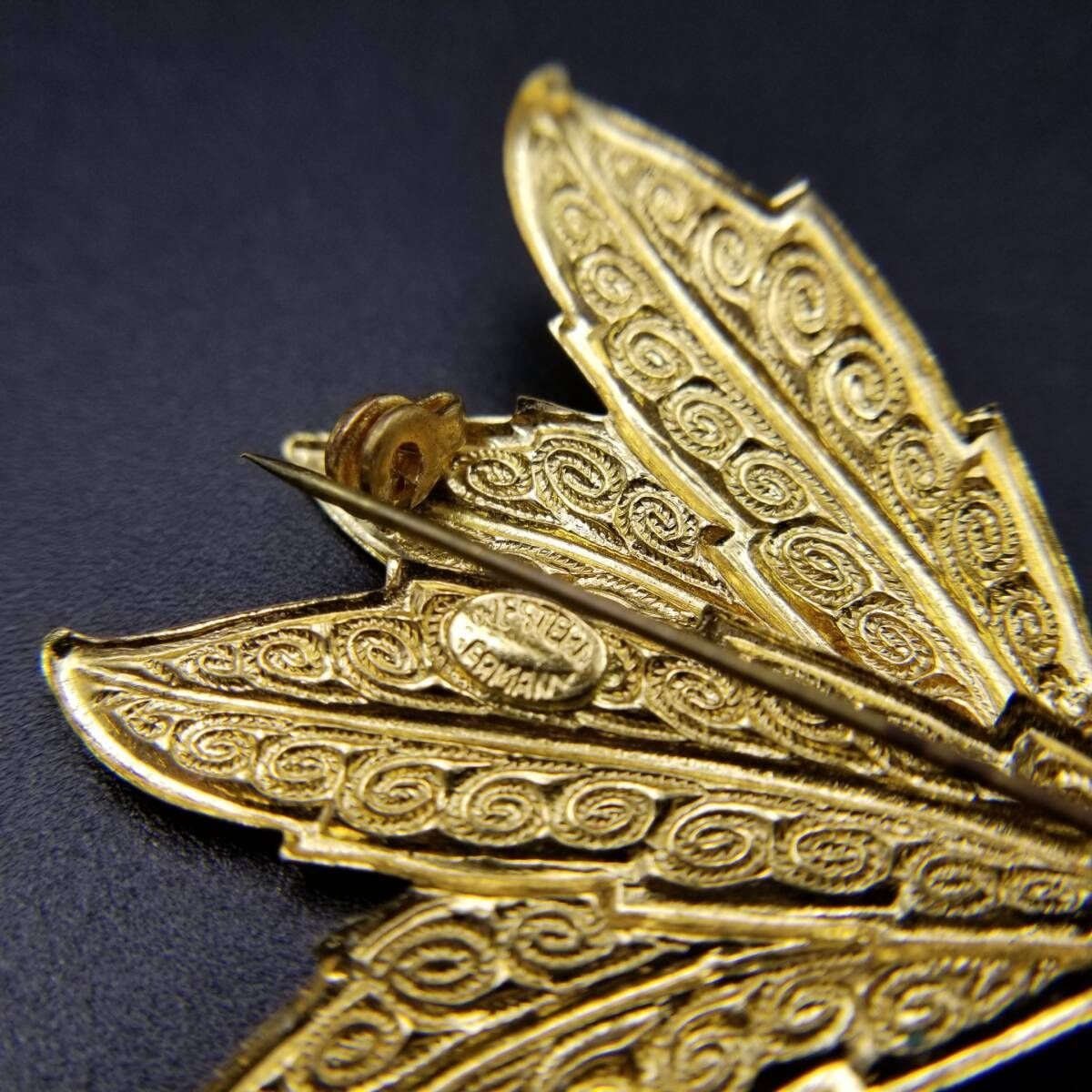 西ドイツ ヴィンテージ 鮮やかな葉 細かな装飾 リーフ ブローチ レトロ