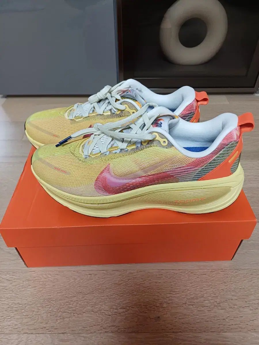 韓国 店舗 NIKE ナイキ ズーム ボメロ 18 SE 270 mm