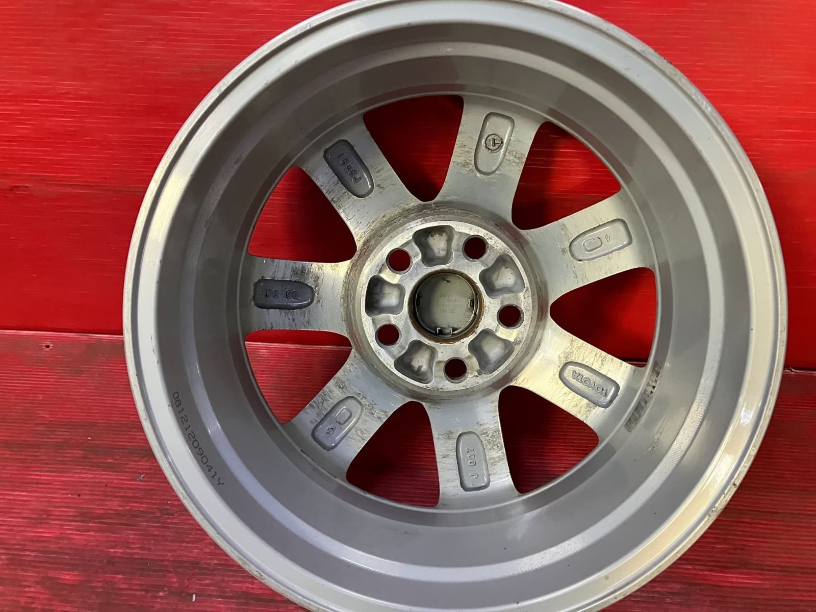 中古ホイール[16x6.0+50 114.3/5H トヨタ 70系 ノア、ヴォクシー純正