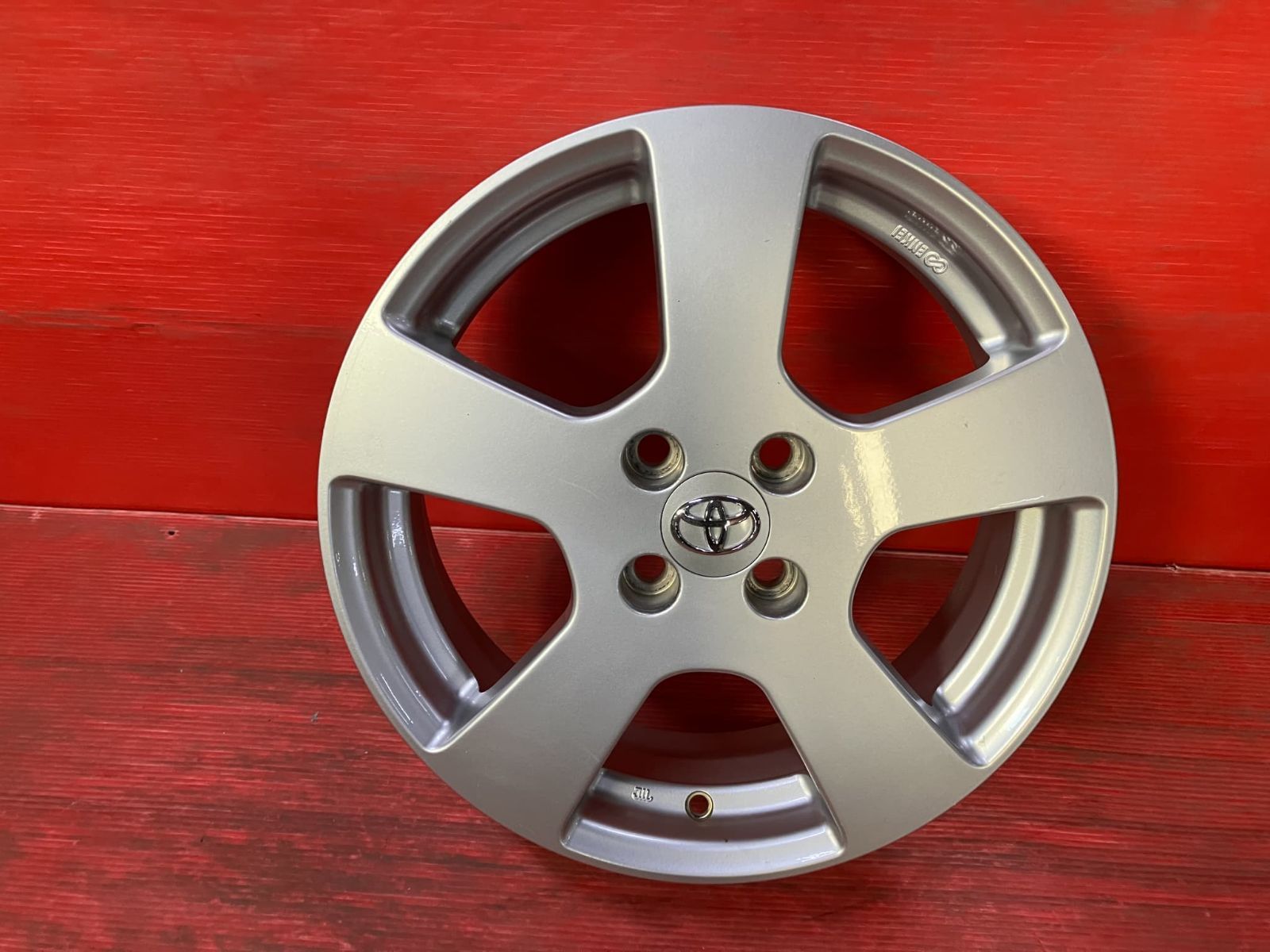 中古ホイール[16x5.5+39 100/4H トヨタ 100系 ラクティス100純正