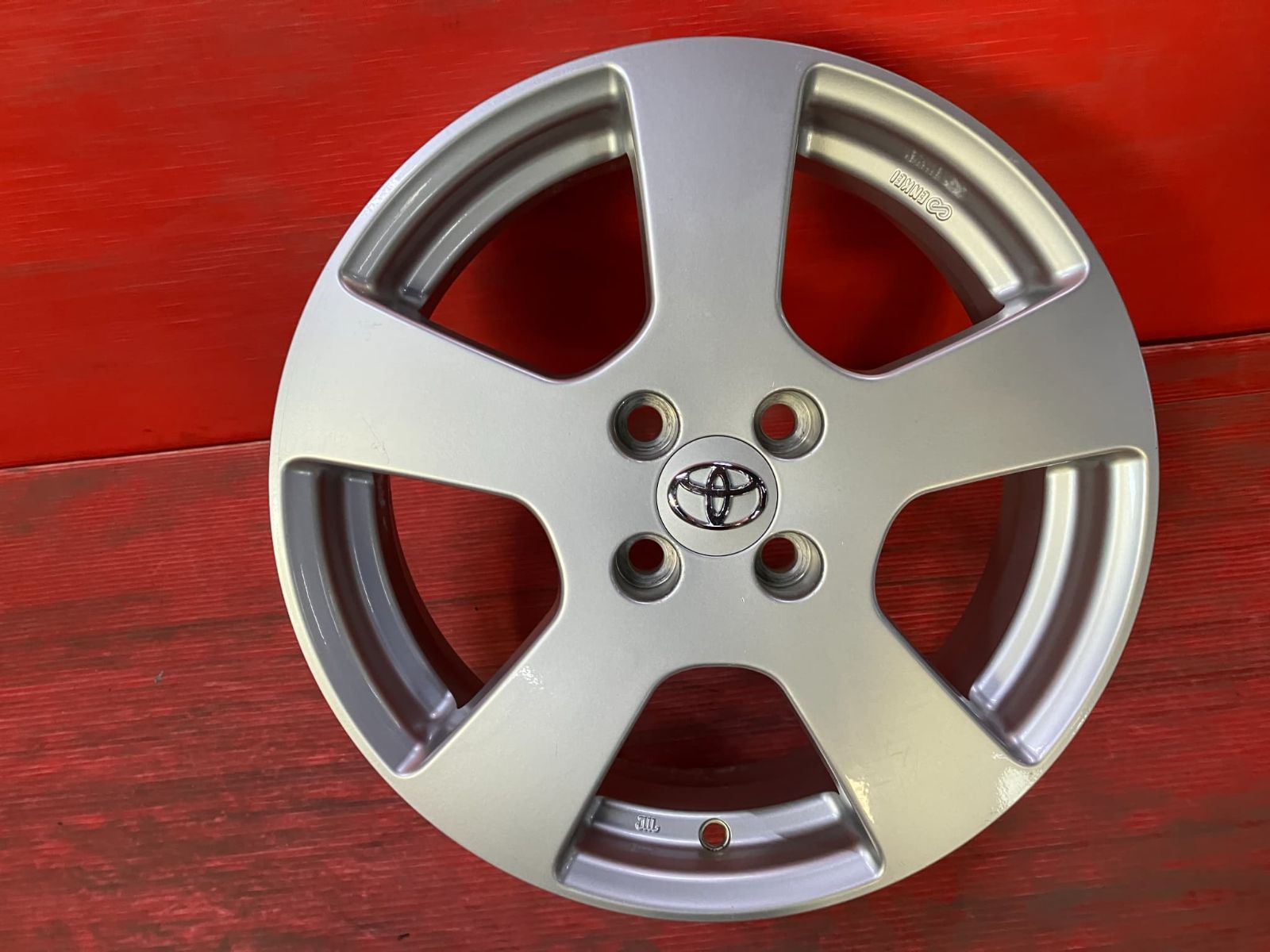 中古ホイール[16x5.5+39 100/4H トヨタ 100系 ラクティス100純正