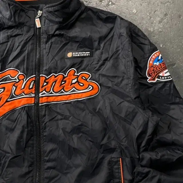95 ロッテ・ジャイアンツ ウィンドブレーカー - メルカリ