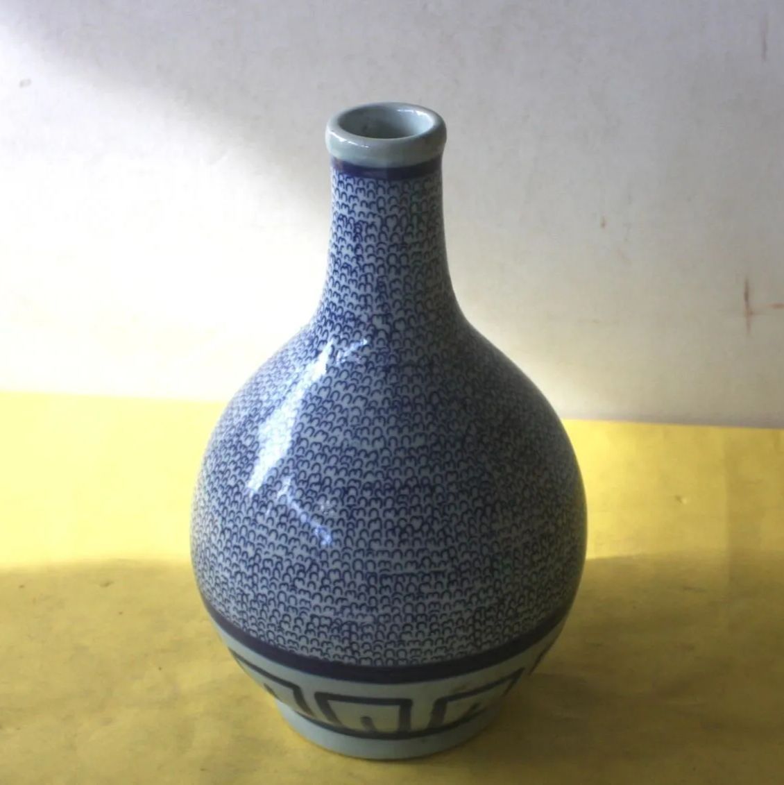 古伊万里 染付 微塵唐草文（みじんからくさもん） 大徳利 とっくり 酒