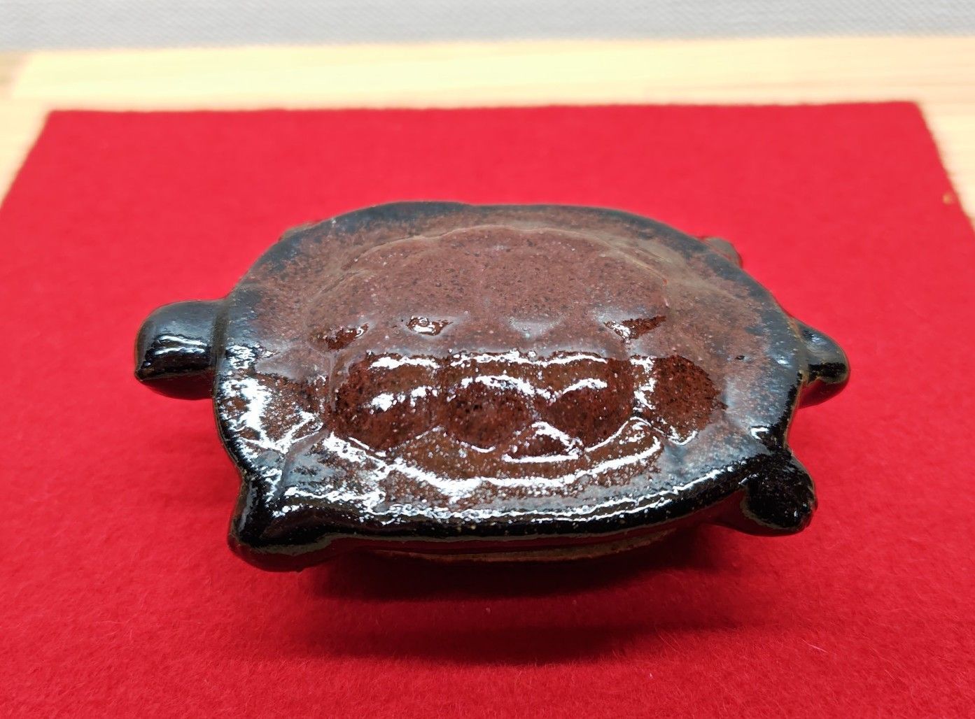 逢絢亭・中古品】茶道具 香合 楽焼 黒楽 亀香合 政所窯 永興明道 後藤