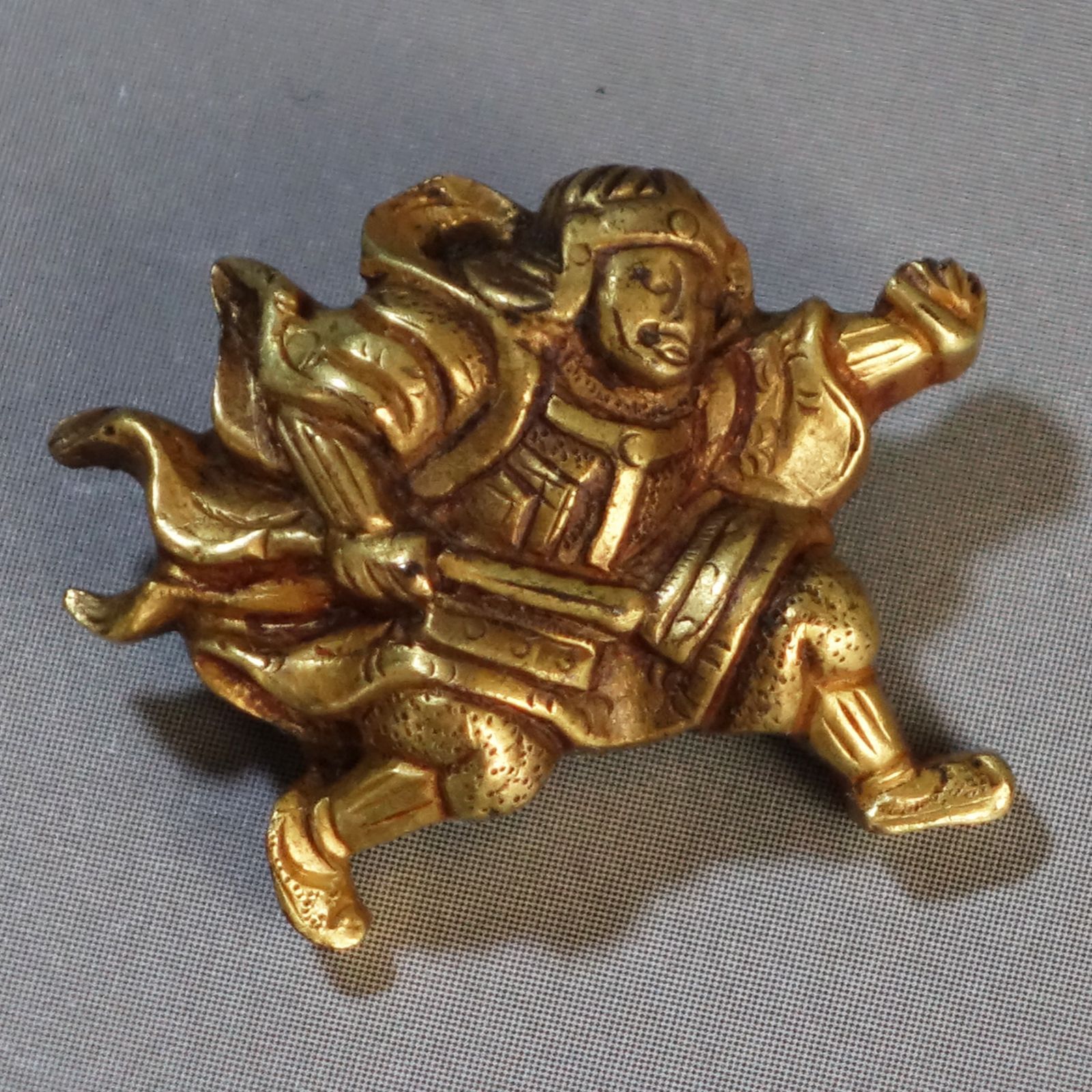 骨董逸品【韋駄天捷疾鬼図目貫 金色絵 うっとり象嵌】(箱付き) 日本刀