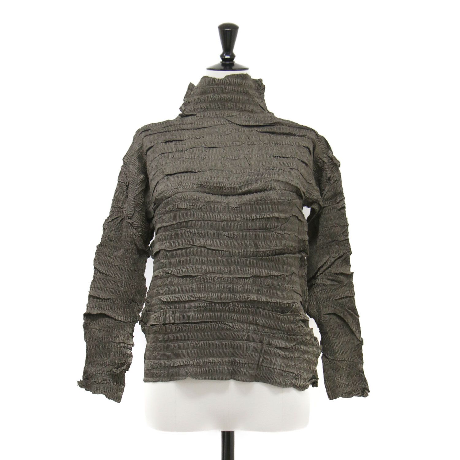 ISSEY MIYAKE イッセイミヤケ カットソー カーキ サイズ:M | プリーツ