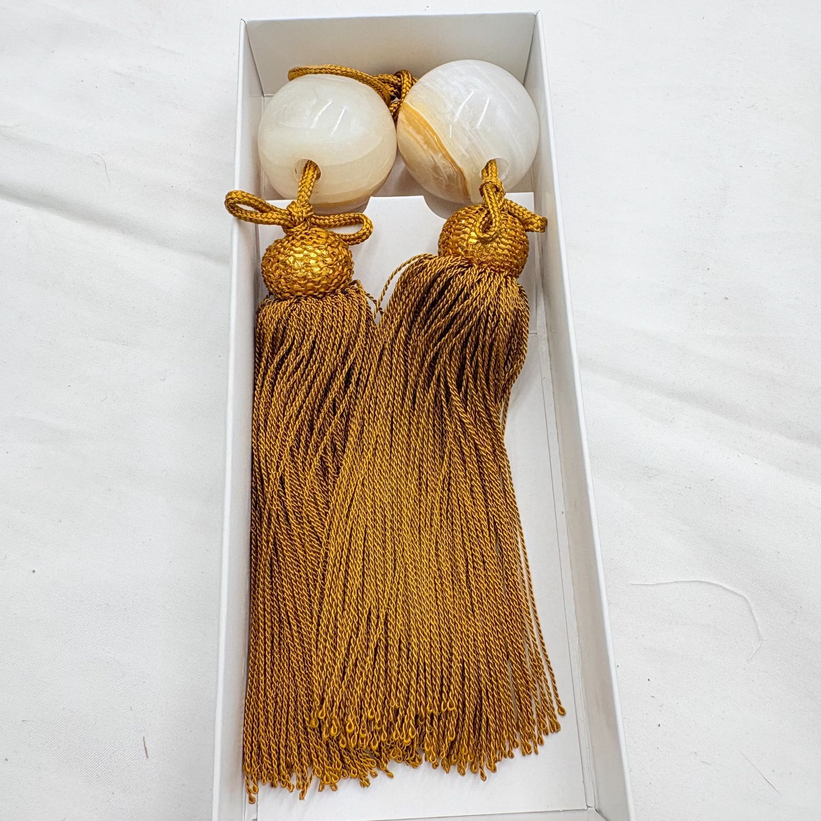  安在玉雲 縁起物 風水黄金富翔図 掛け軸 共箱 石付き 金富士 鶴 開運 日本画 デスクインテリア 置物 インテリア小物