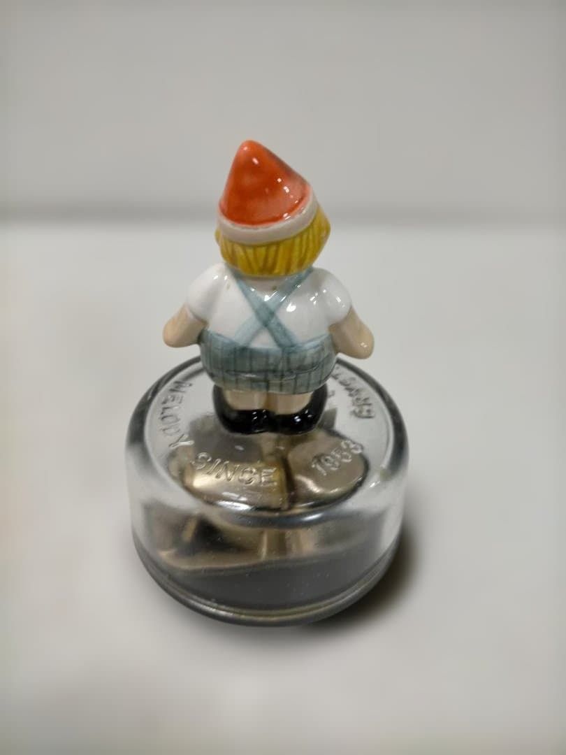 送料無料】 陶器製 ピエロ オルゴール フィギュリン 卓上 インテリア