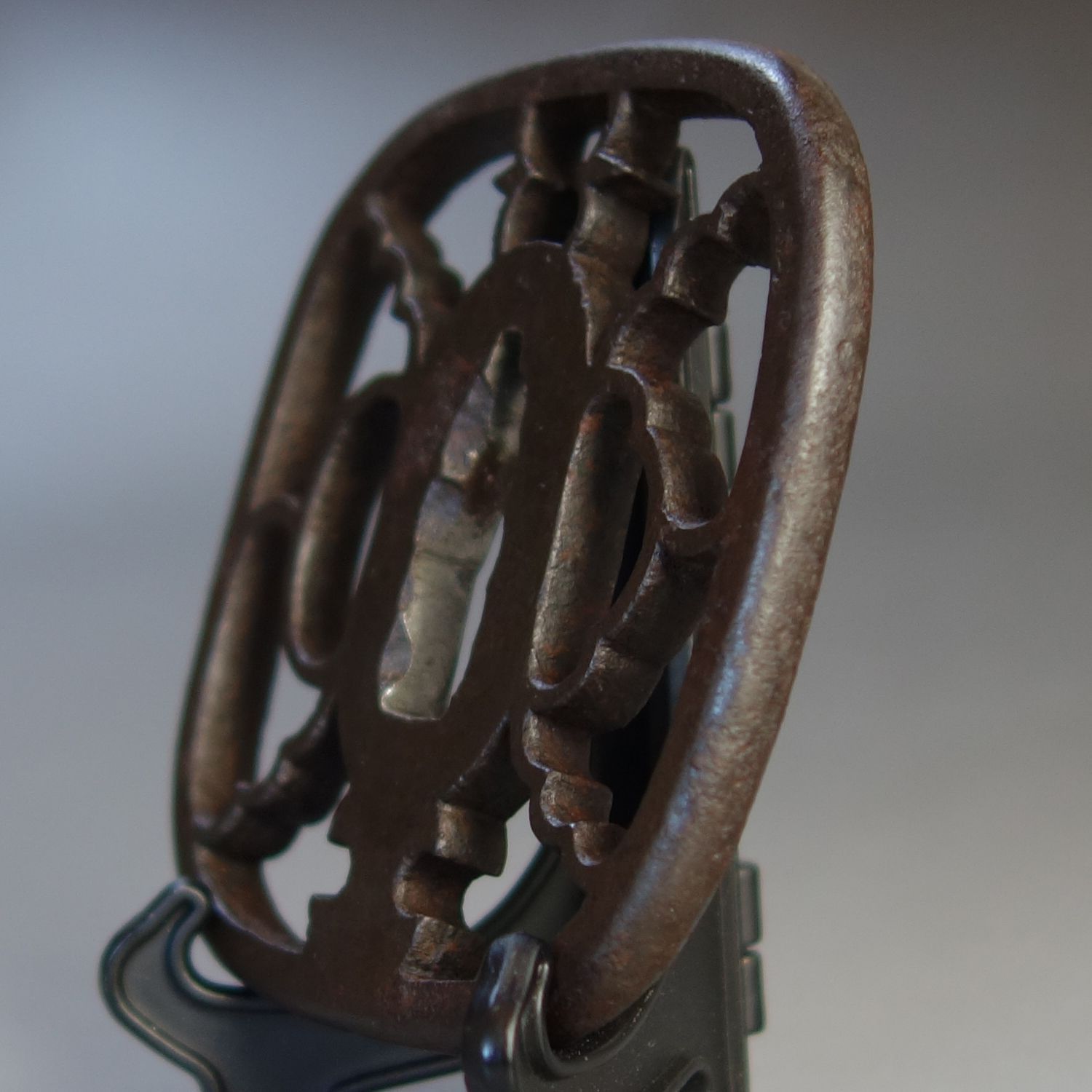 骨董逸品【尾張 雁金分銅透鍔 鉄地】 日本刀 刀装具 鍔 鐔 武具 江戸