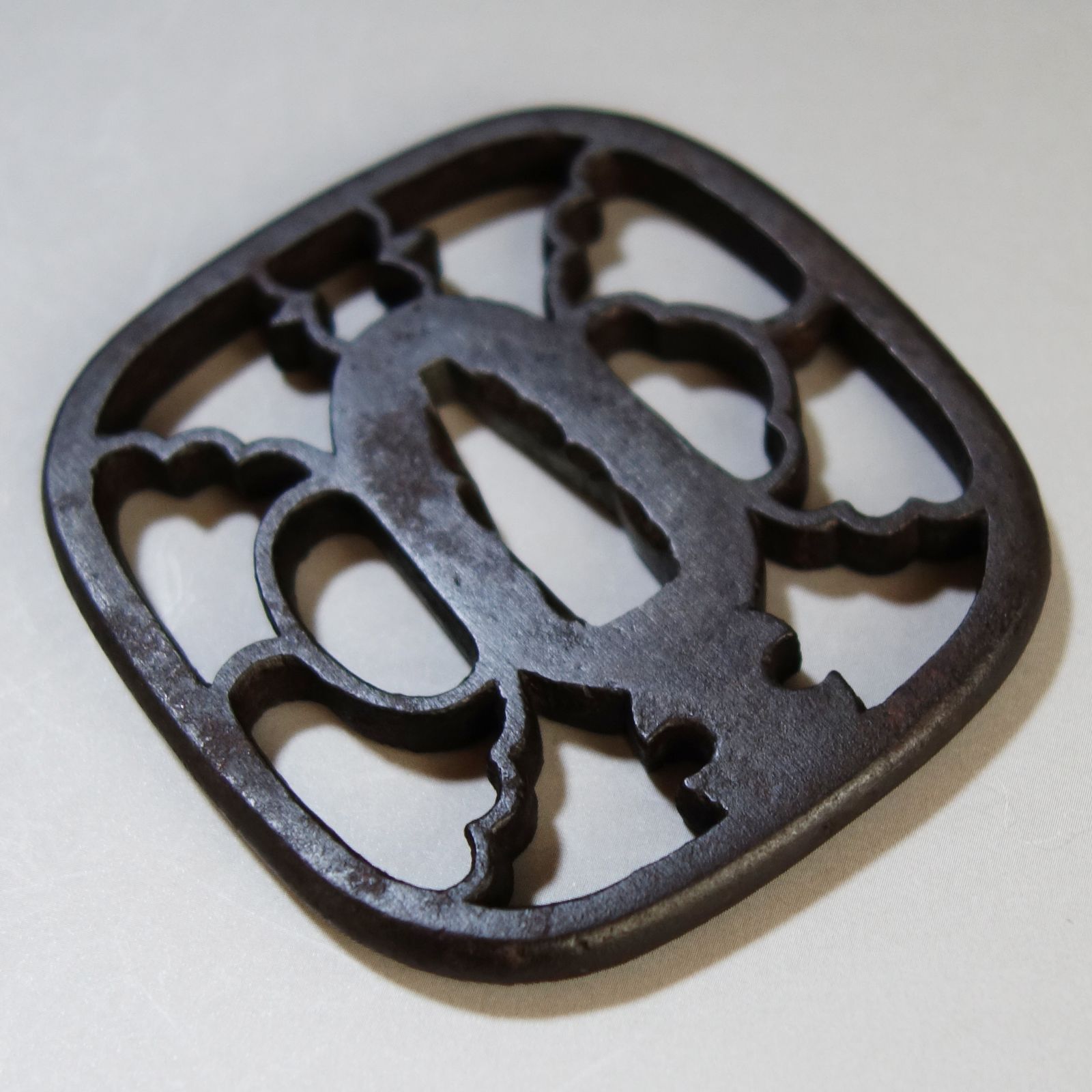 骨董逸品【尾張 雁金分銅透鍔 鉄地】 日本刀 刀装具 鍔 鐔 武具 江戸