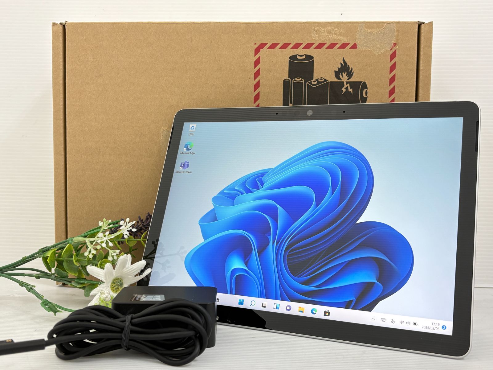 美品 バッテリー良好】Microsoft SURFACE GO3 model:2022『Core i3