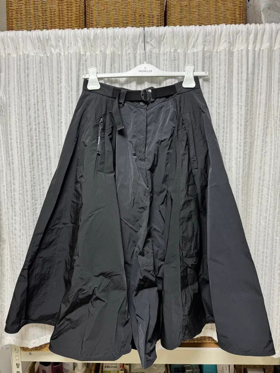 正規品 MONCLER モンクレール ブラック ナイロン フレア スカート