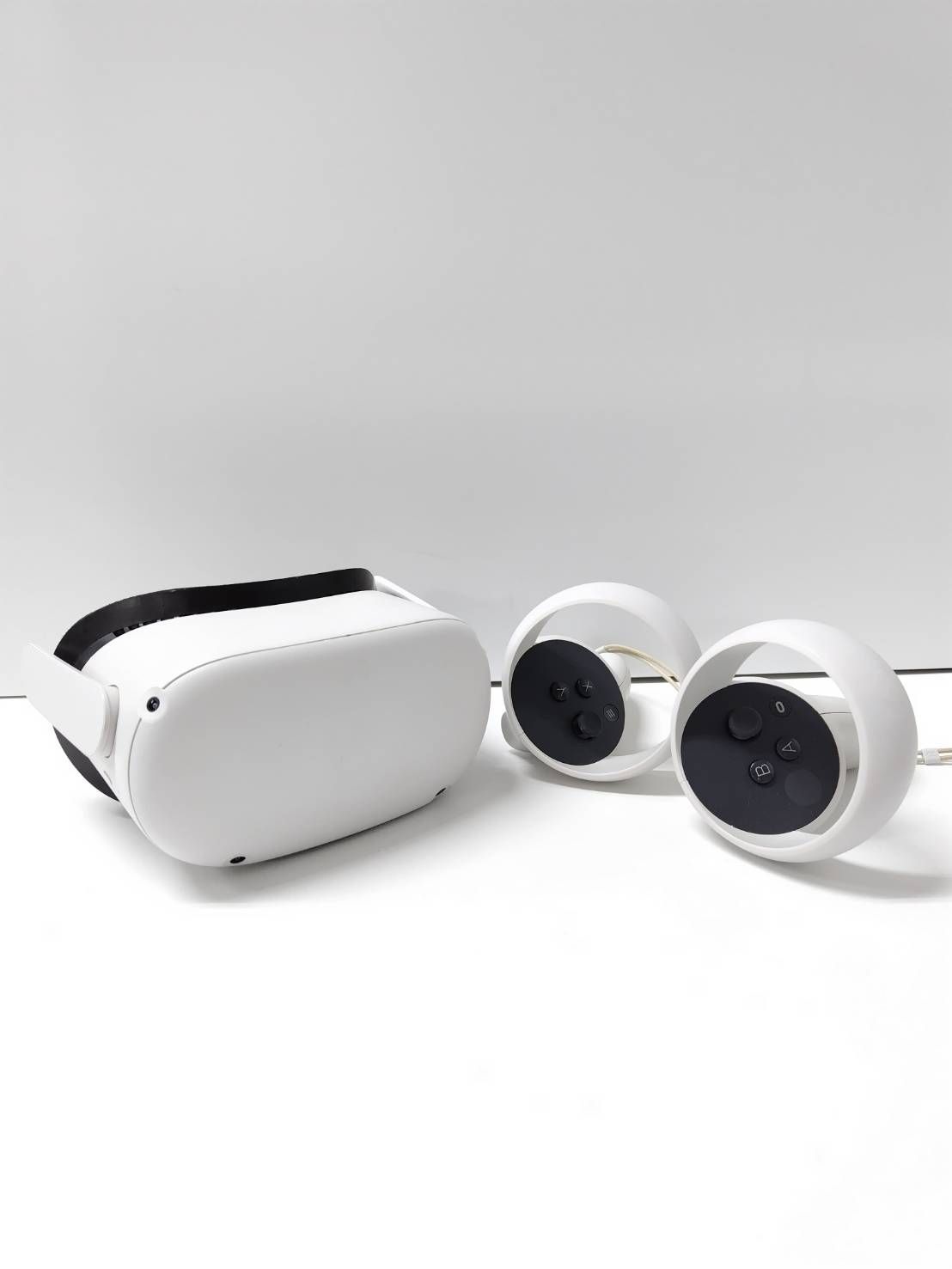 Oculus QUEST 2 VRヘッドセット/64GB/KW49CM - メルカリ