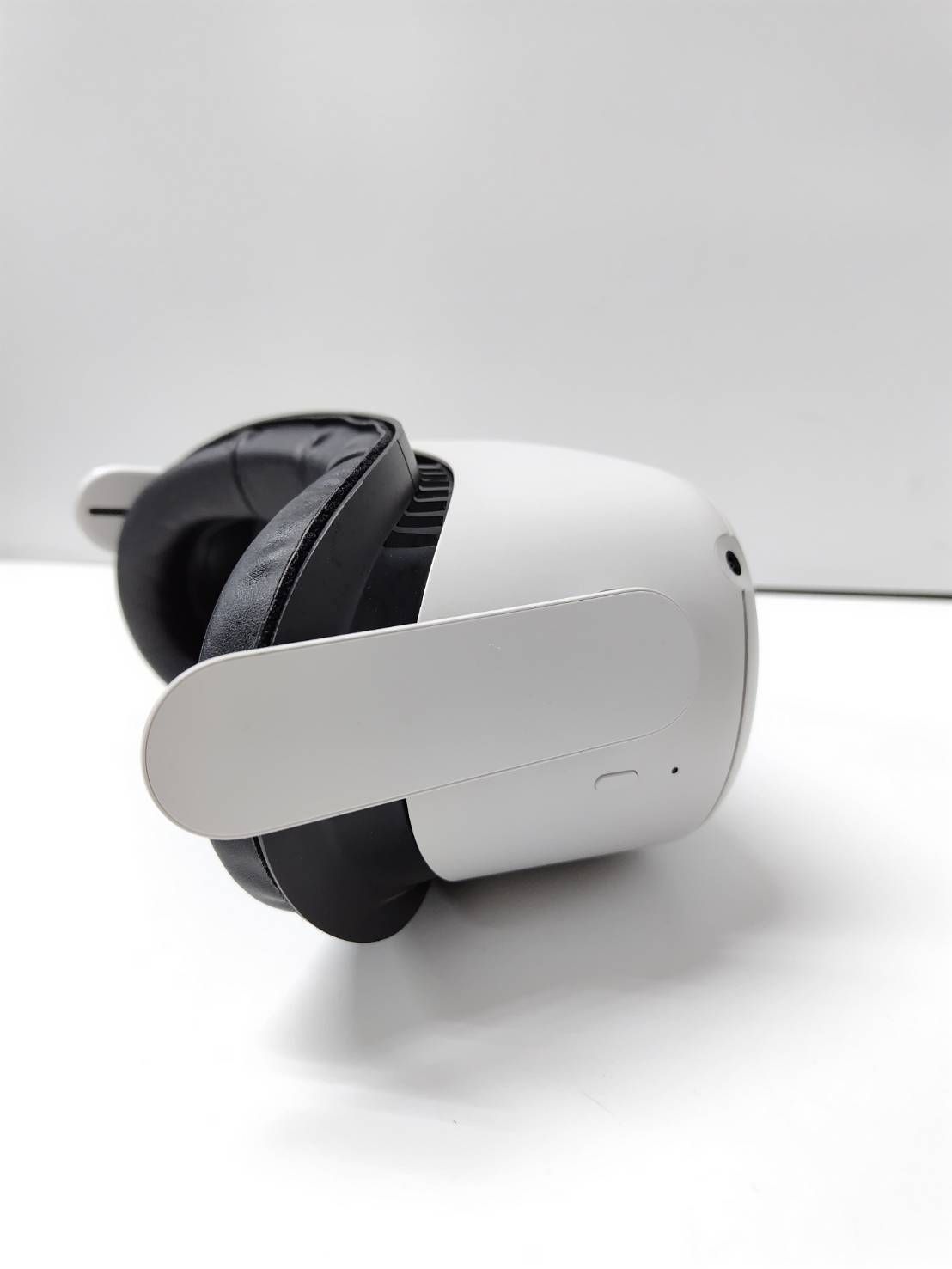 Oculus QUEST 2 VRヘッドセット/64GB/KW49CM - メルカリ