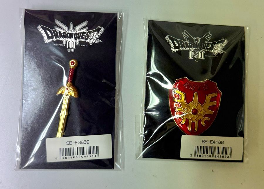 ドラゴンクエストⅠ&Ⅱ III e-STORE特典 ロトの剣 ロトの盾 ピンズ