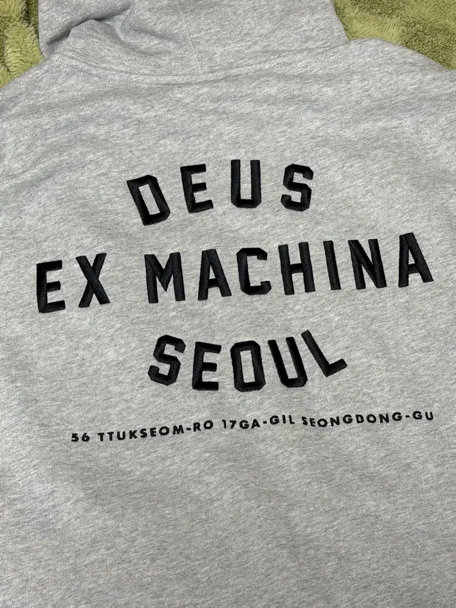 デウス フードジップアップ m