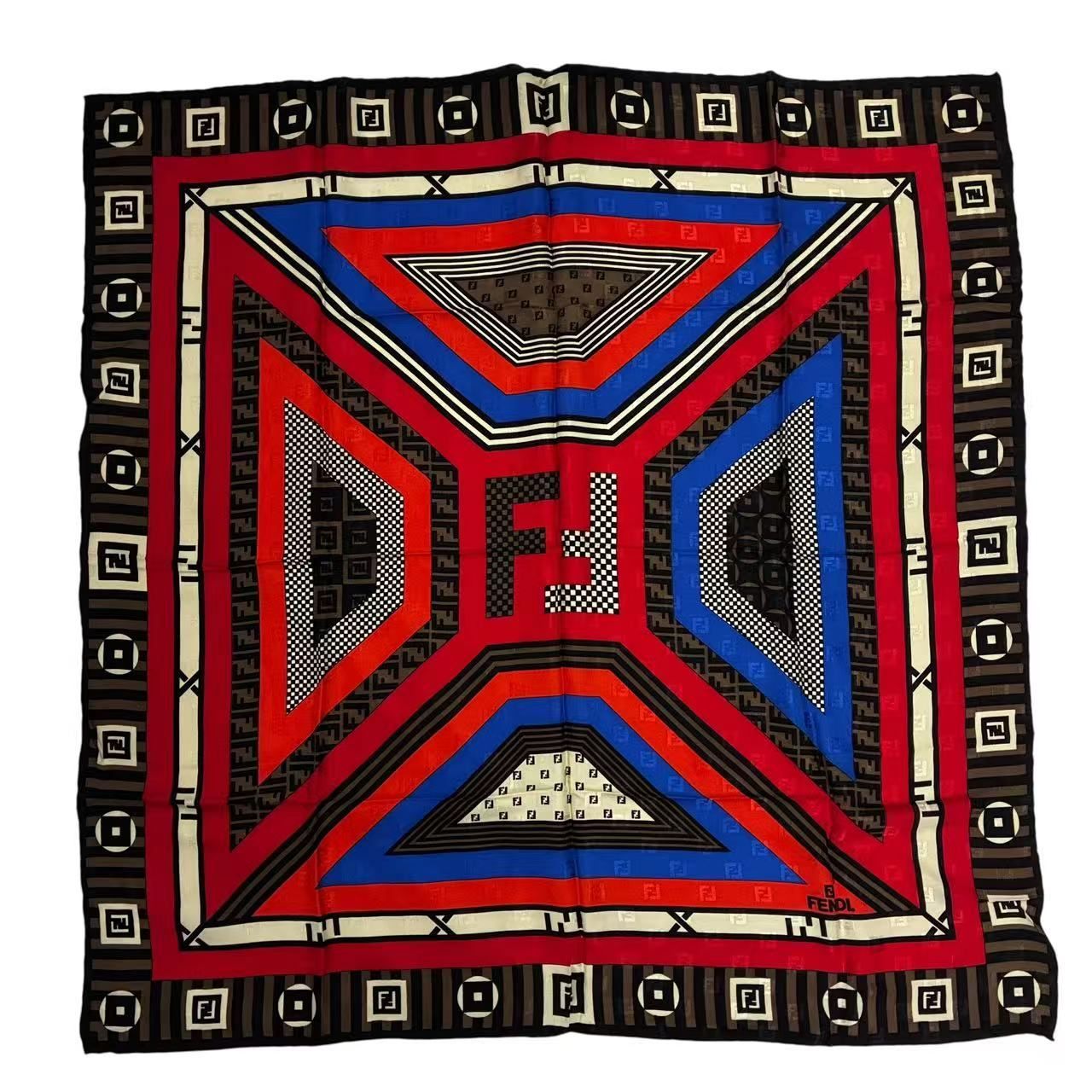 未使用品 FENDI フェンディ 大判 シルク スカーフ ズッカ柄 ペカン柄