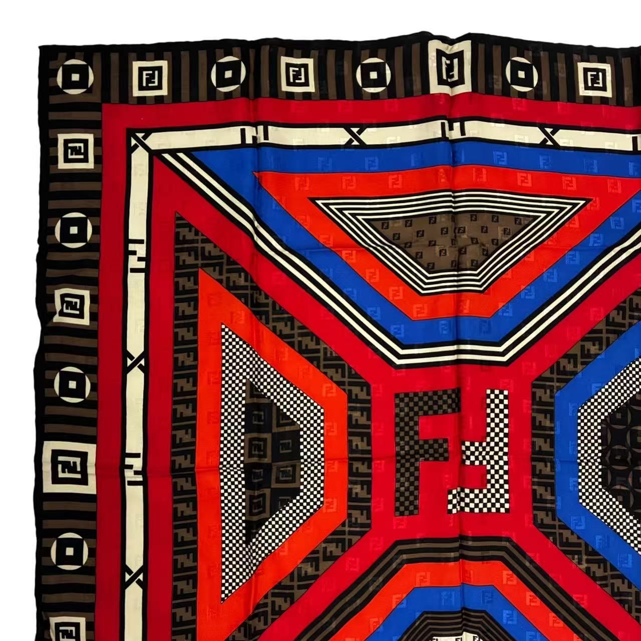 未使用品 FENDI フェンディ 大判 シルク スカーフ ズッカ柄 ペカン柄