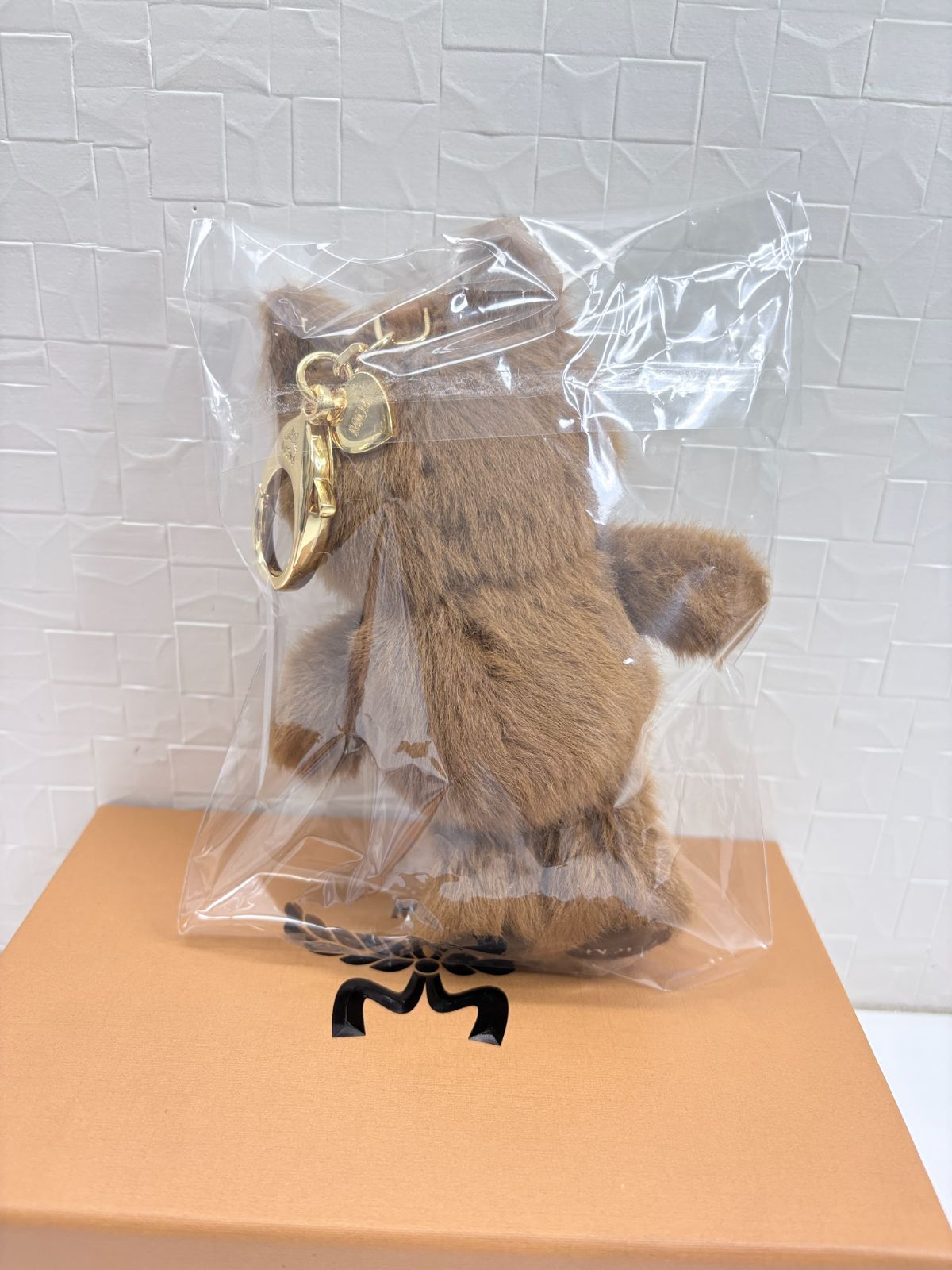 オリバーな犬】 MCM コラボ キーホルダー 非売品 茶色 犬 ノベルティ