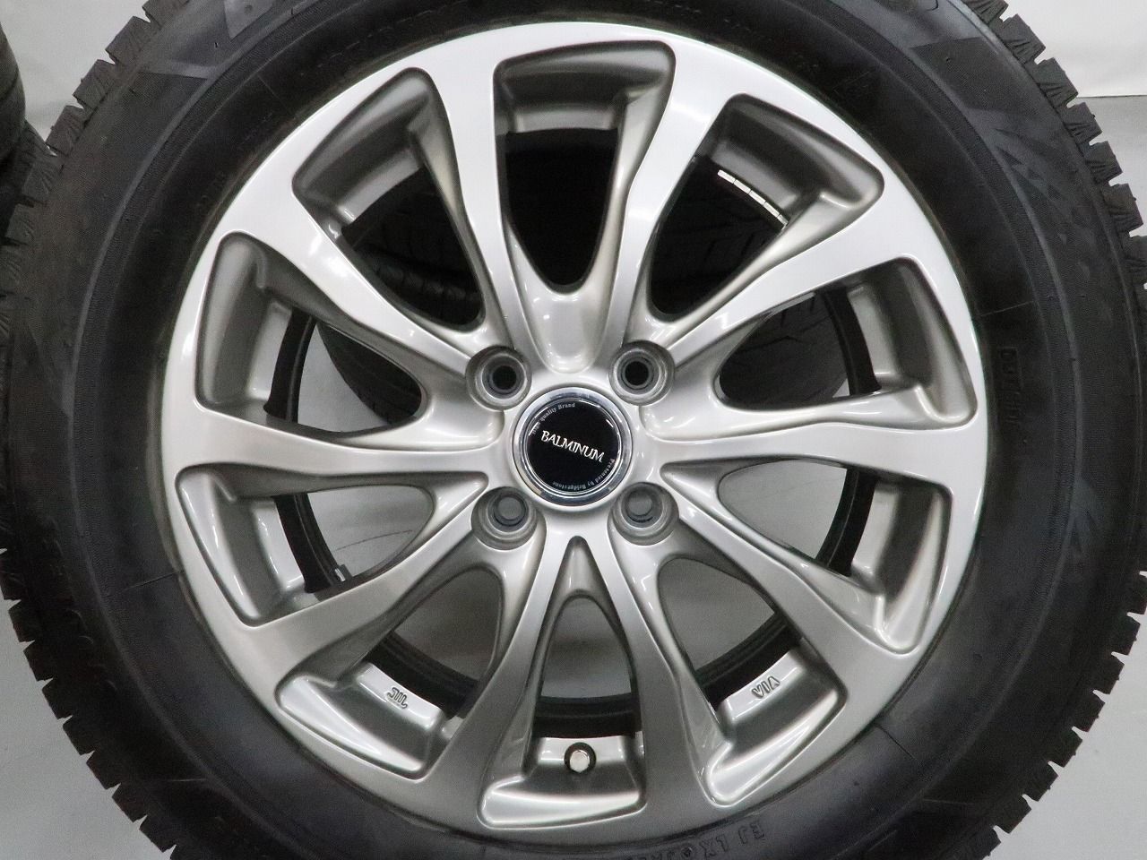 ネストアクアに使用 BLIZZAK 15インチ ホイールタイヤ4 アクア ノート フィットクロスター MAZDA2 等 4本 社外 15インチ 5.5J+