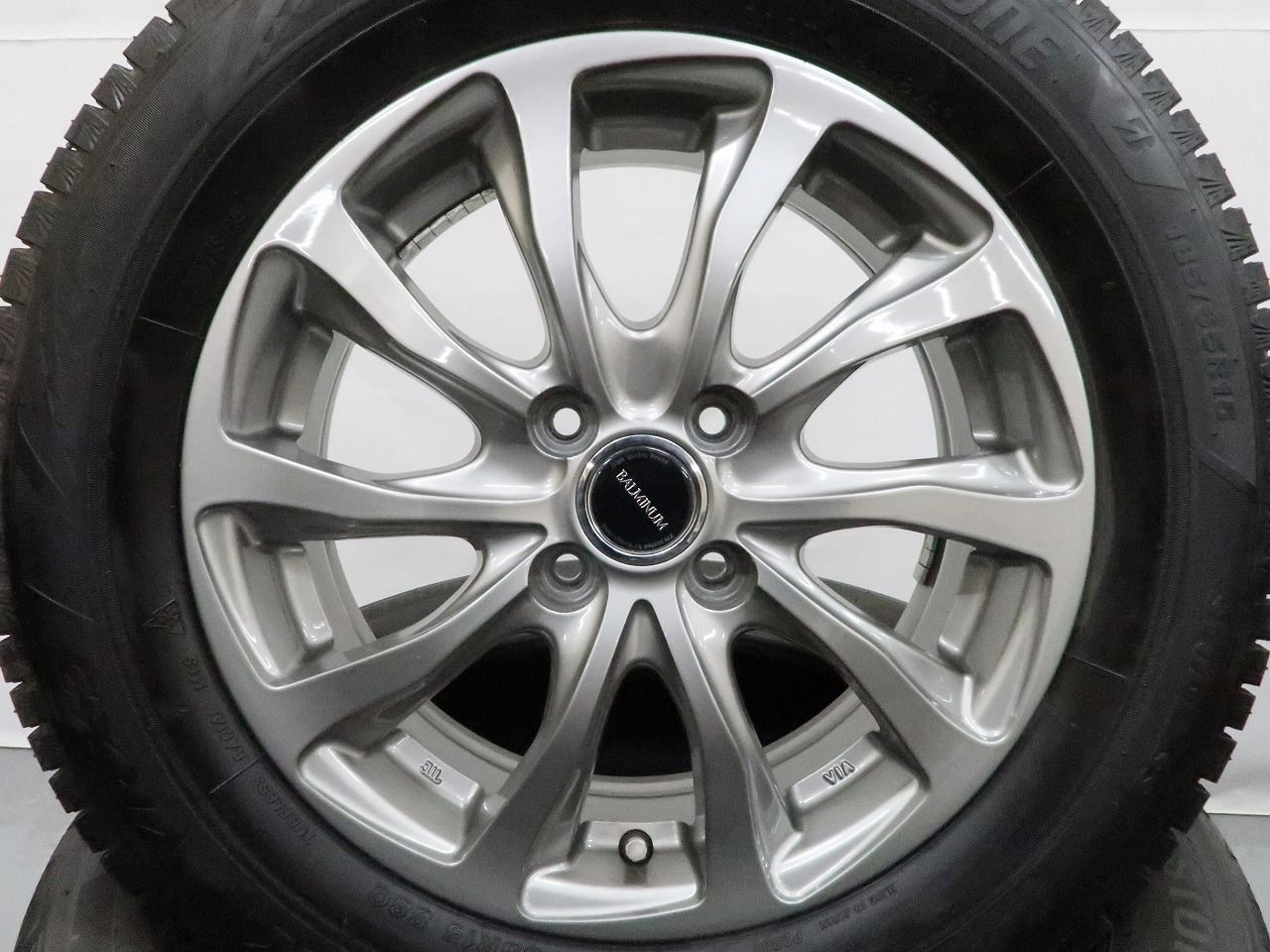 アクア ノート フィットクロスター MAZDA2 等 4本 社外 15インチ 5.5J+
