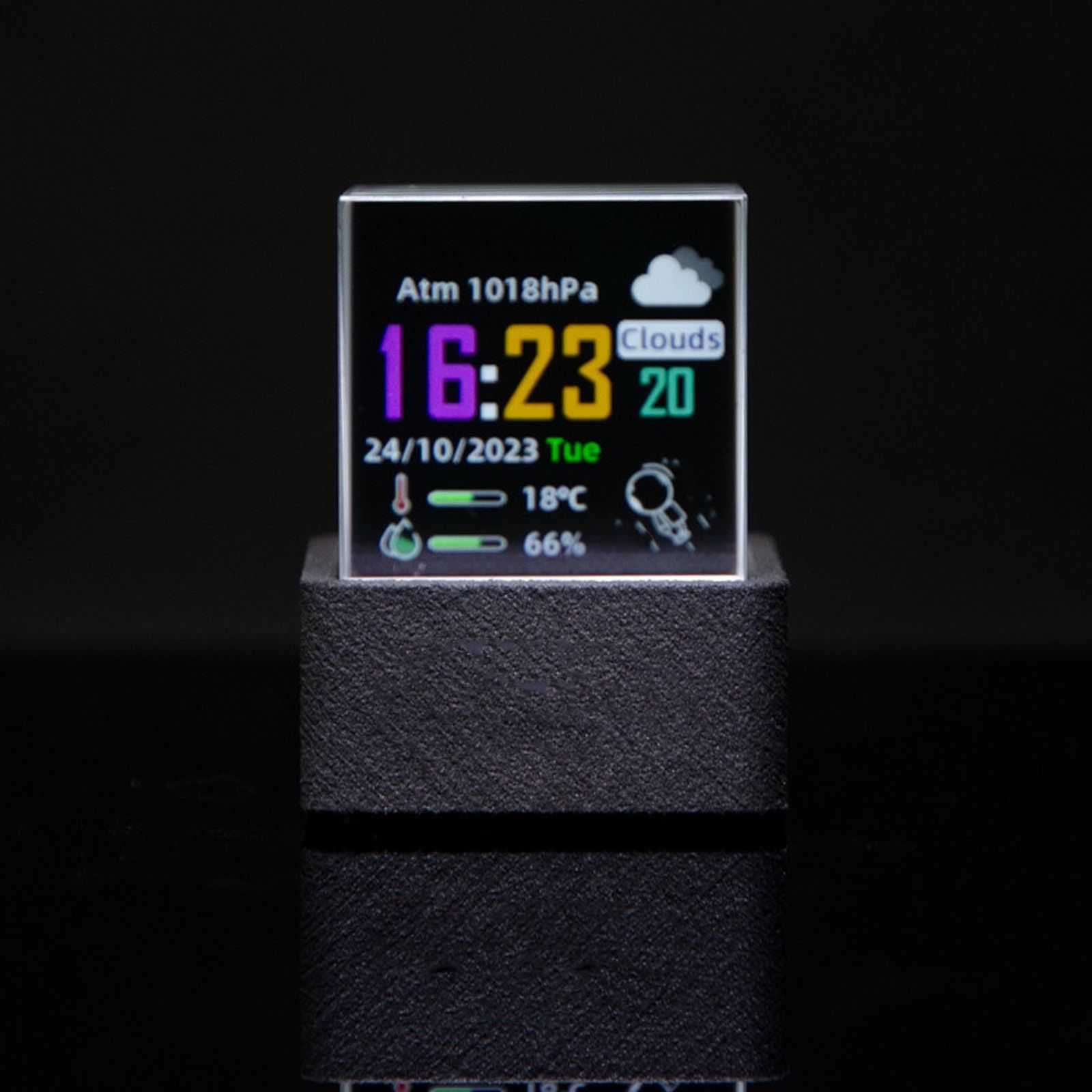 LED ホログラフィック クリスタル キューブ クリアで鮮やかな画像と GIF アニメーションを備えた 3 D ホログラム ディスプレイ 家の装飾 オフィス デスク カー アクセサリー用