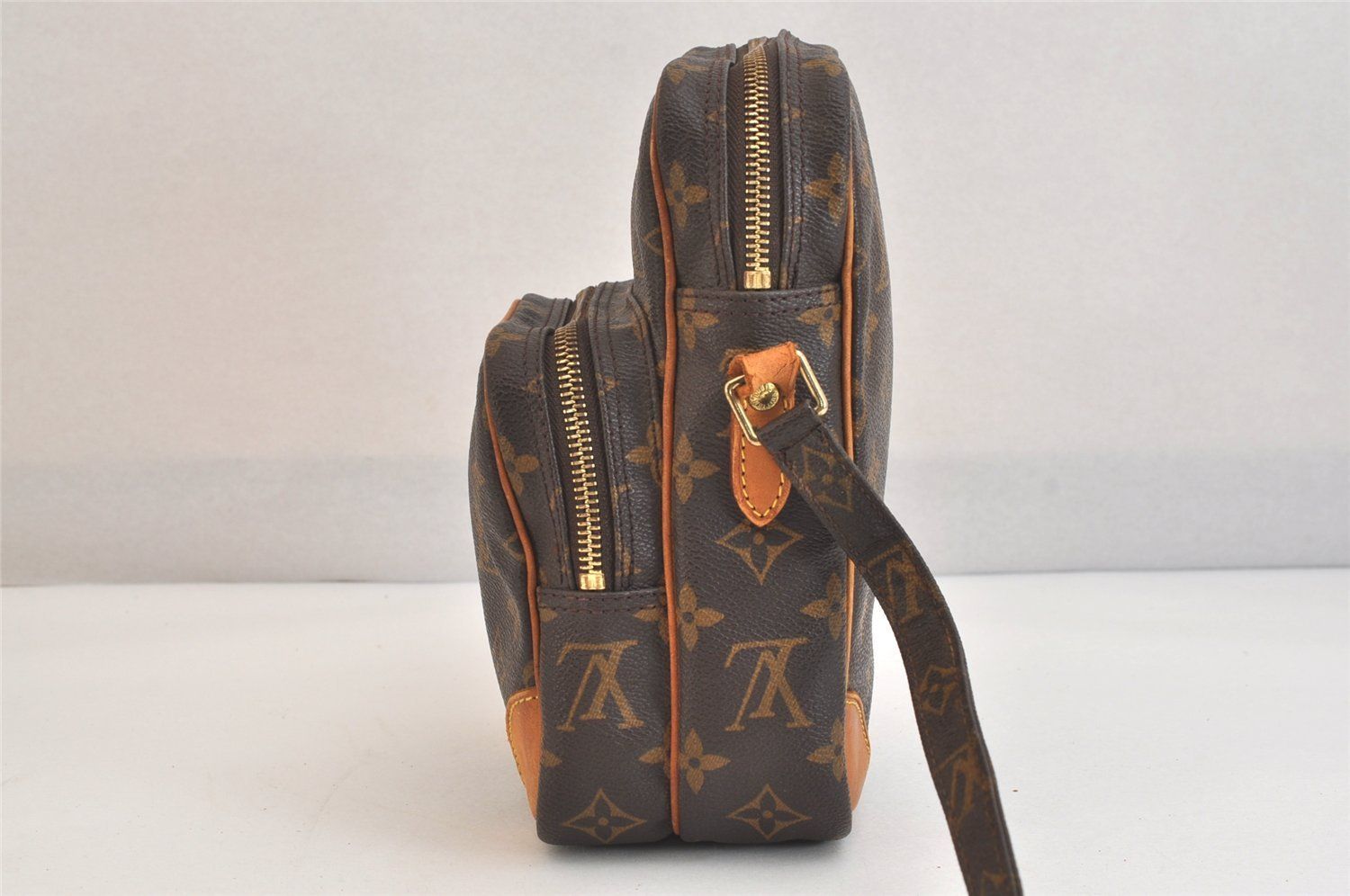 LOUIS VUITTON ルイヴィトン モノグラム アマゾン ショルダークロス