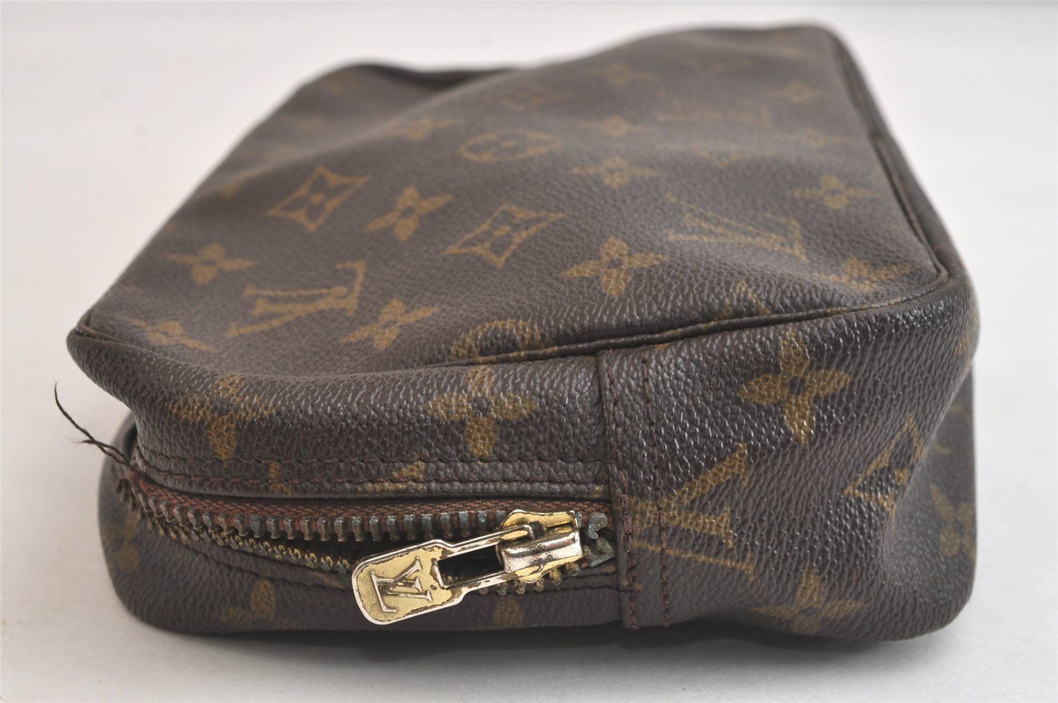 LOUIS VUITTON ルイヴィトン モノグラム トゥルース トワレット 23