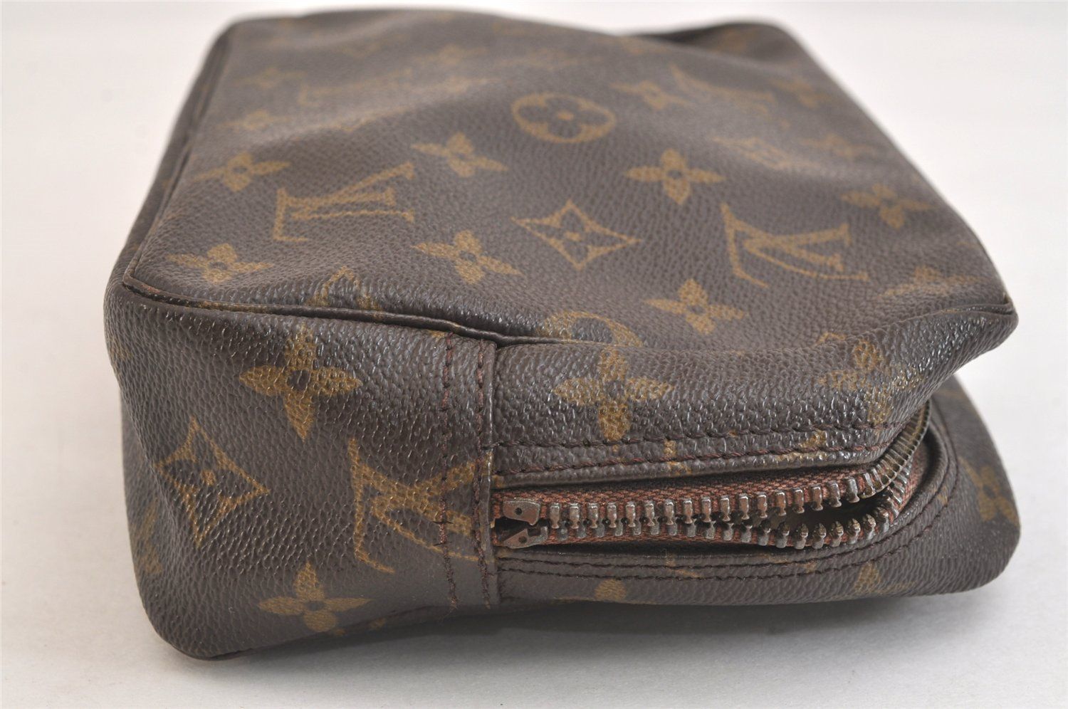 LOUIS VUITTON ルイヴィトン モノグラム トゥルース トワレット 23