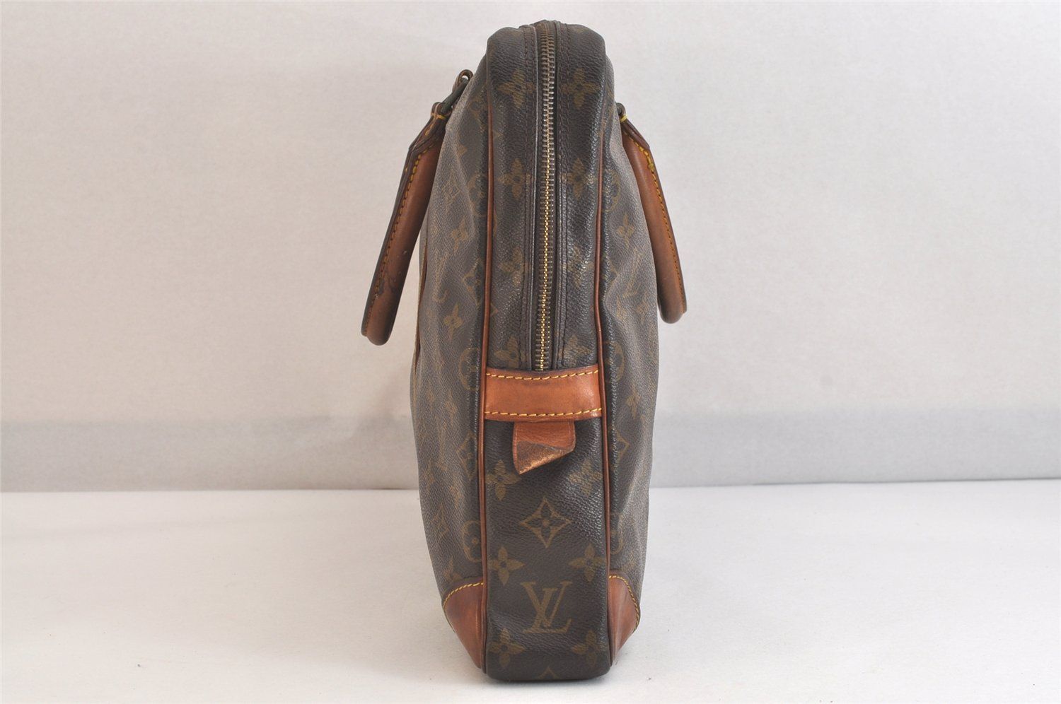 LOUIS VUITTON ルイヴィトン モノグラム ポルトドキュマン ヴォ
