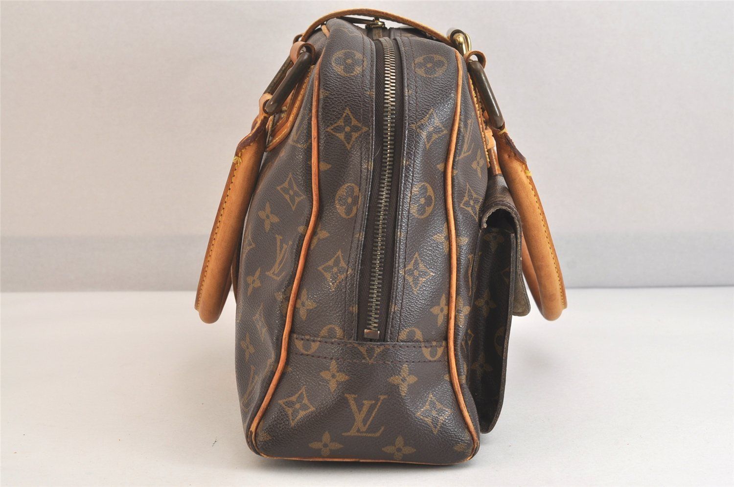 LOUIS VUITTON ルイヴィトン モノグラム マンハッタン GM ハンドバッグ