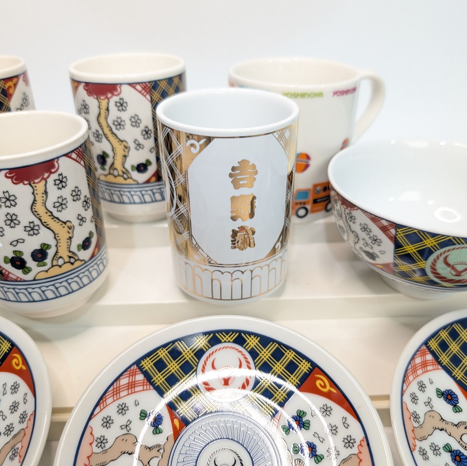 どんぶり 金のコップ