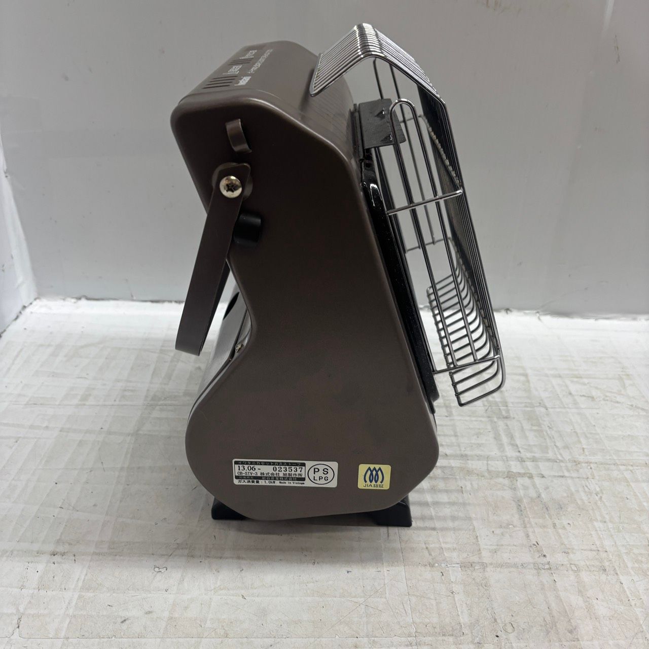  h 11853 IWATANI イワタニ カセットガスストーブ CB STV 3 屋内 ストーブ/コンロ アウトドア