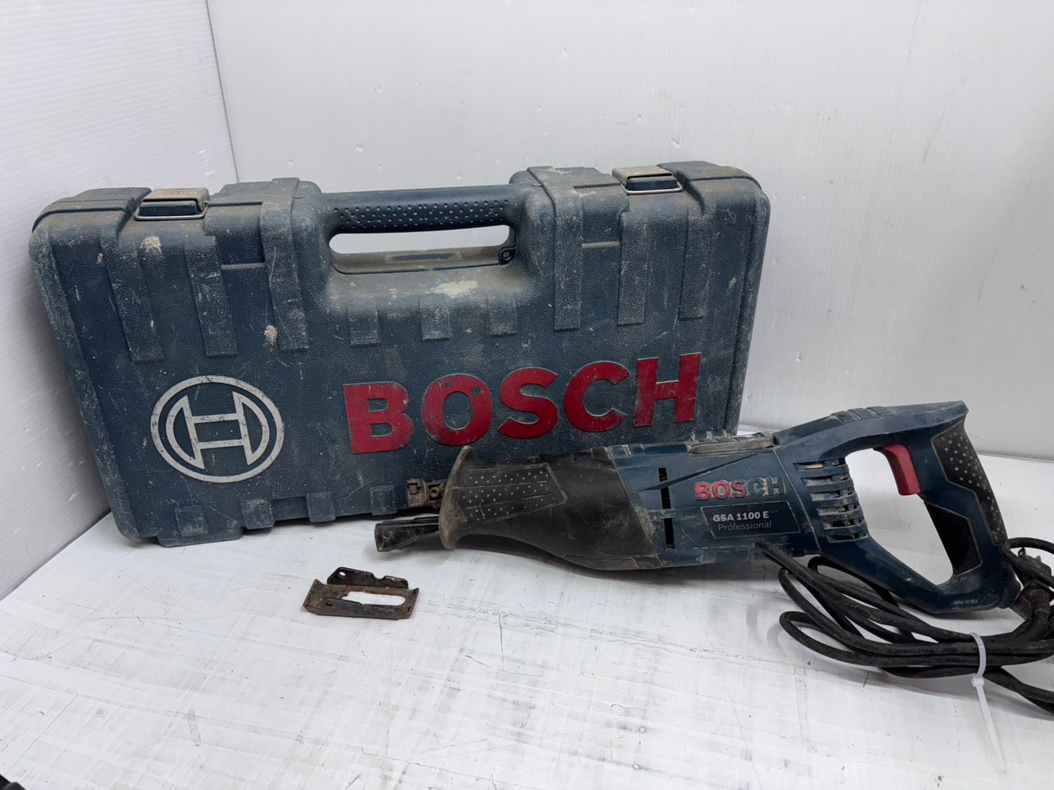 h 11904ボッシュ セーバーソー ケース付