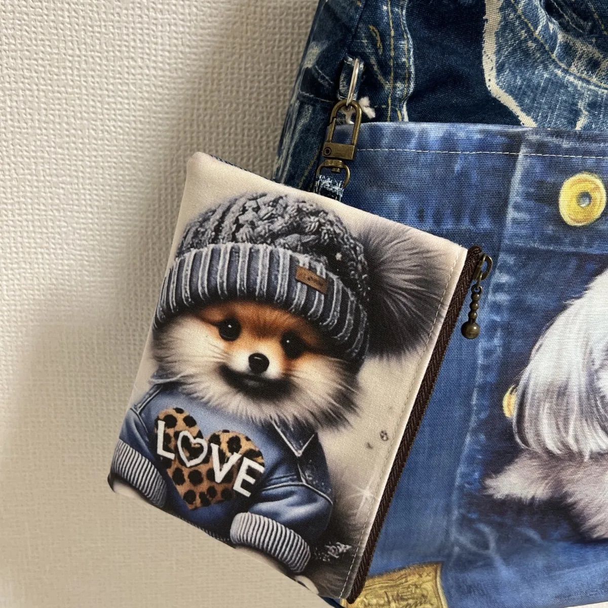 ポメラニアンといちご フラットポーチ - メルカリ