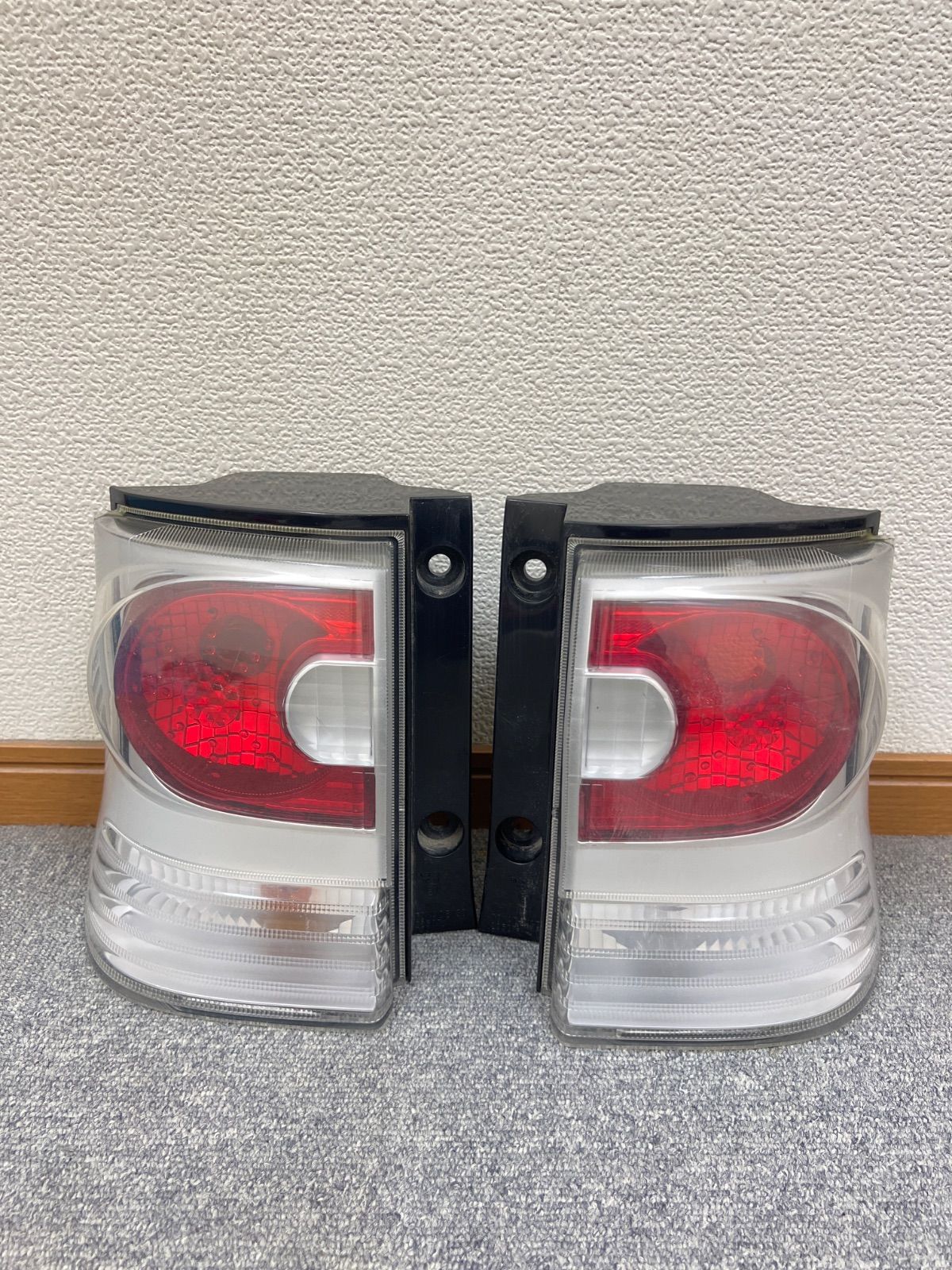 ダイハツ】タントカスタム L385S テールランプ左右セット 純正