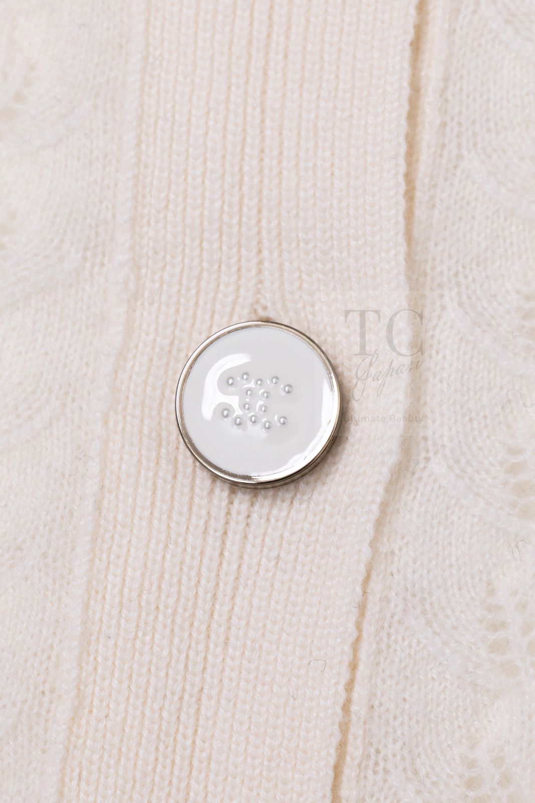 シャネル カーディガン CHANEL オフホワイト ココボタン カシミヤ