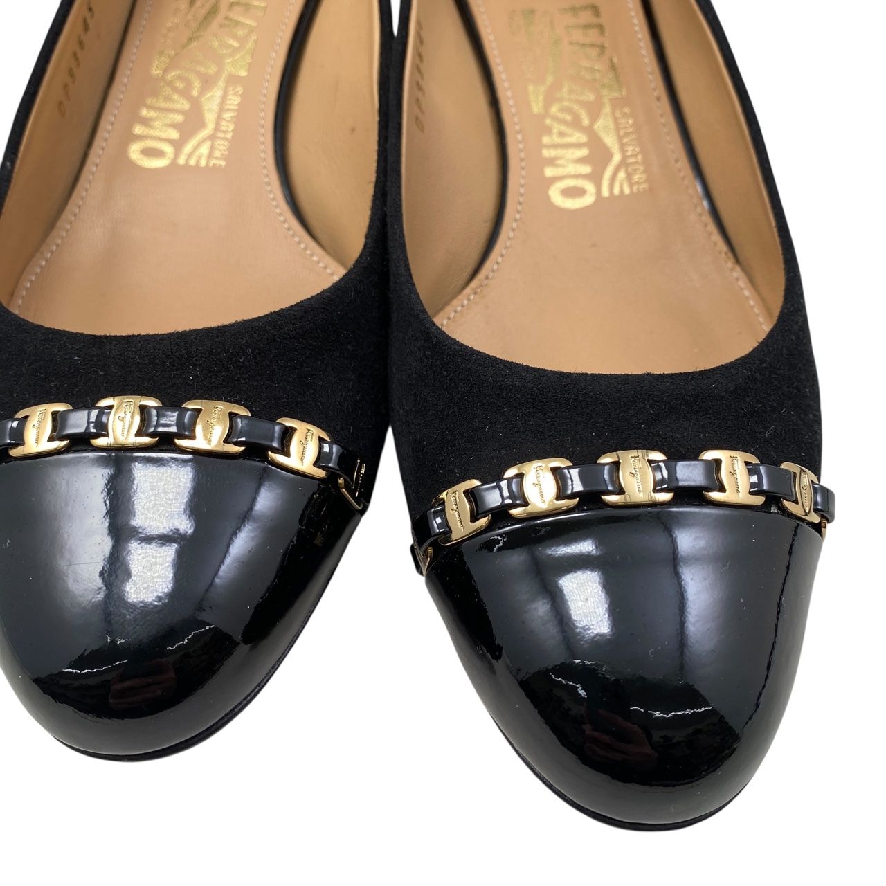 ☆FERRAGAMO フェラガモ チェーンパンプス 5 1/2サイズ - メルカリ