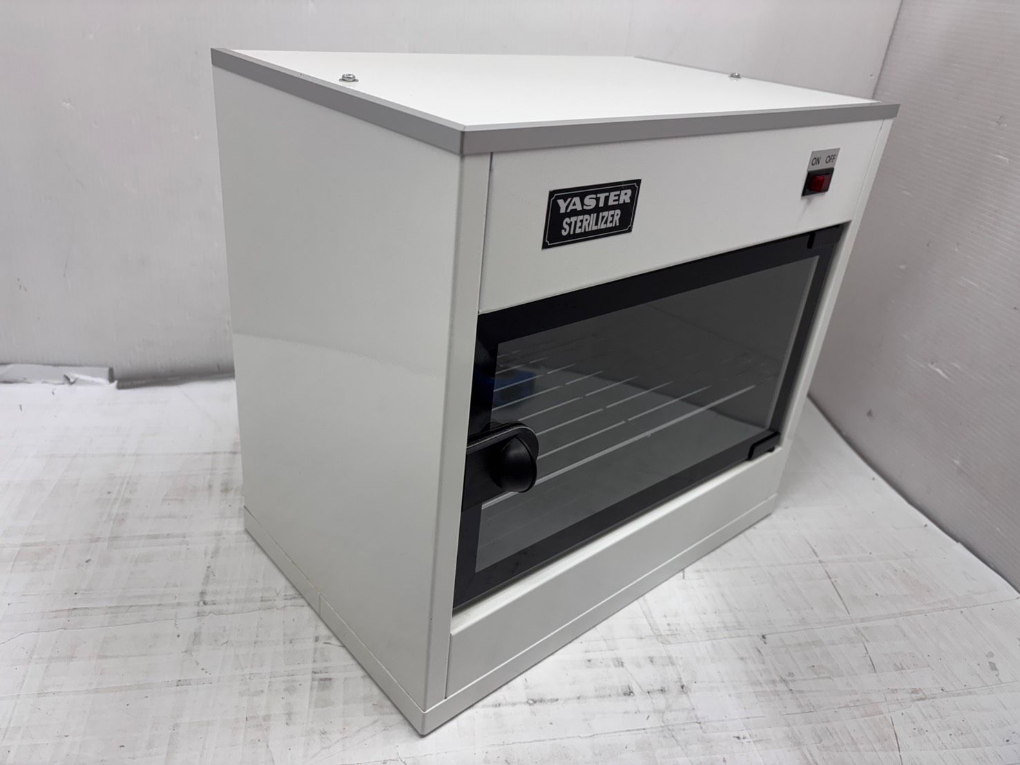 h11908 ヤスター ステリライザー 殺菌線消毒保管庫 紫外線 除菌器