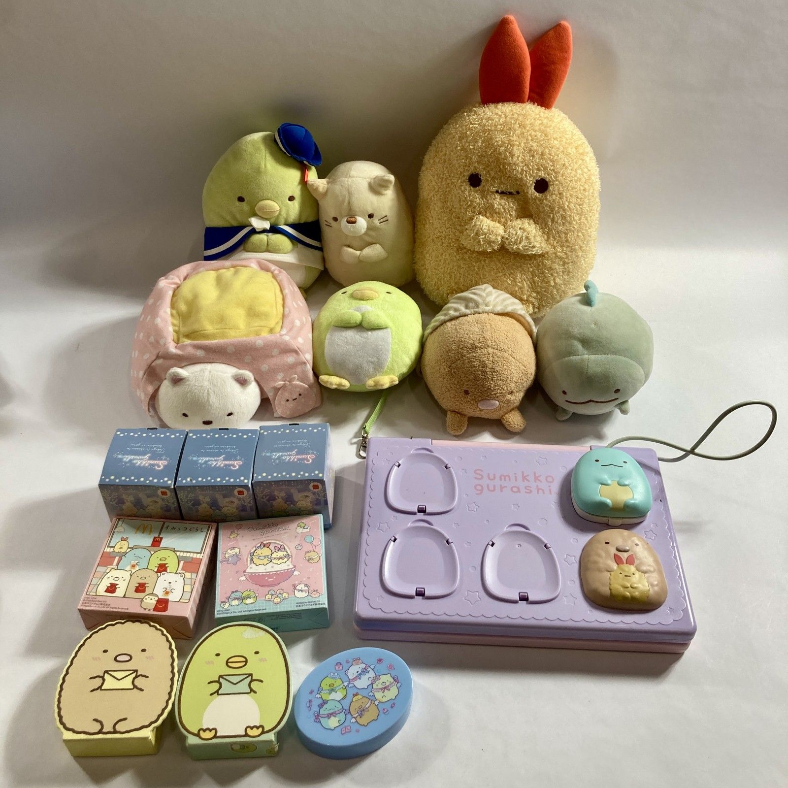  すみっコぐらし グッズ 大量 まとめ商品 ぬいぐるみ おもちゃ マスコット バッグ 靴 など とかげ ねこ とんかつ しろくま 6.4 kg その他 キャラクター玩具