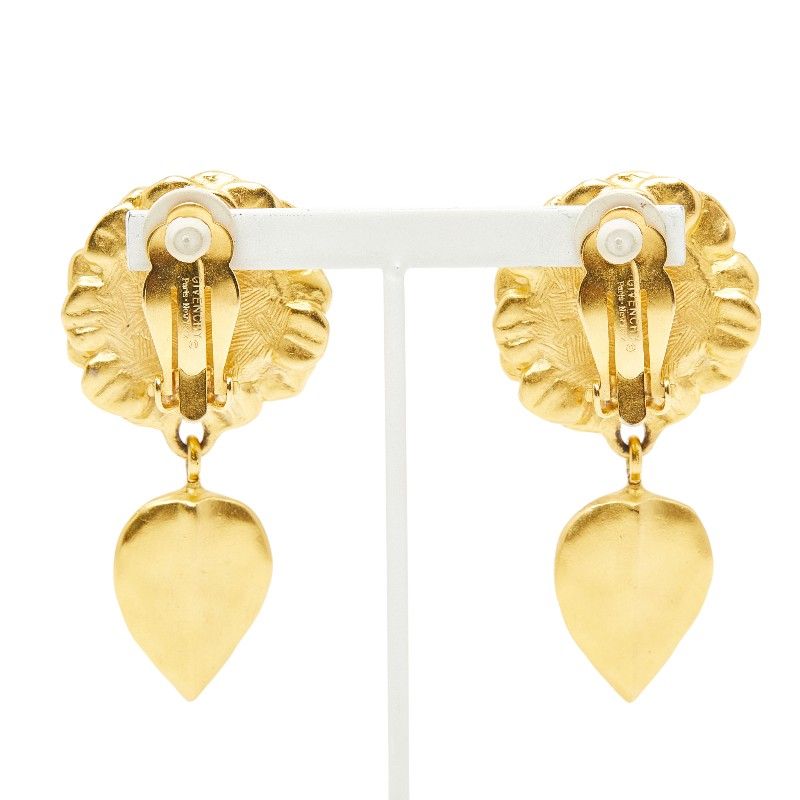 ジバンシー ヴィンテージ フラワー 花 パール ゴールド メッキ レディース Givenchy【1-0255348】 - メルカリ GIVENCHY　フラワー　イヤリング　綺麗な状態　付属品なし