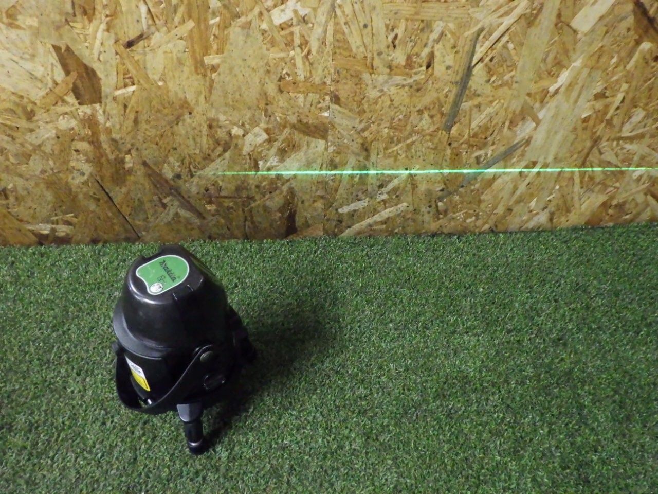 レーザー墨出し機