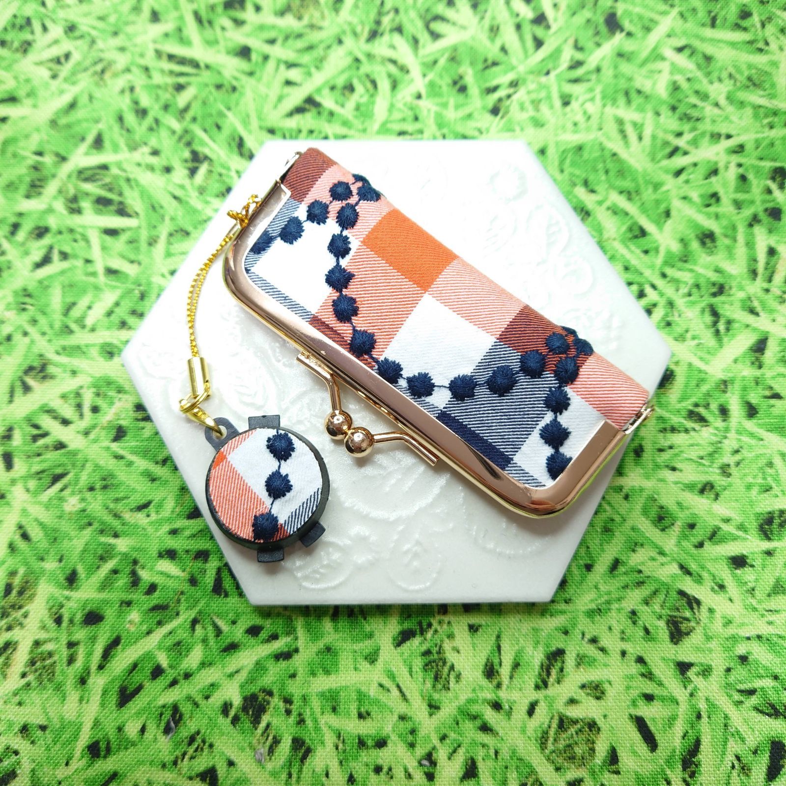 ミナペルホネン✨tambourine タンバリン 赤チェック✨朱肉付き がま口