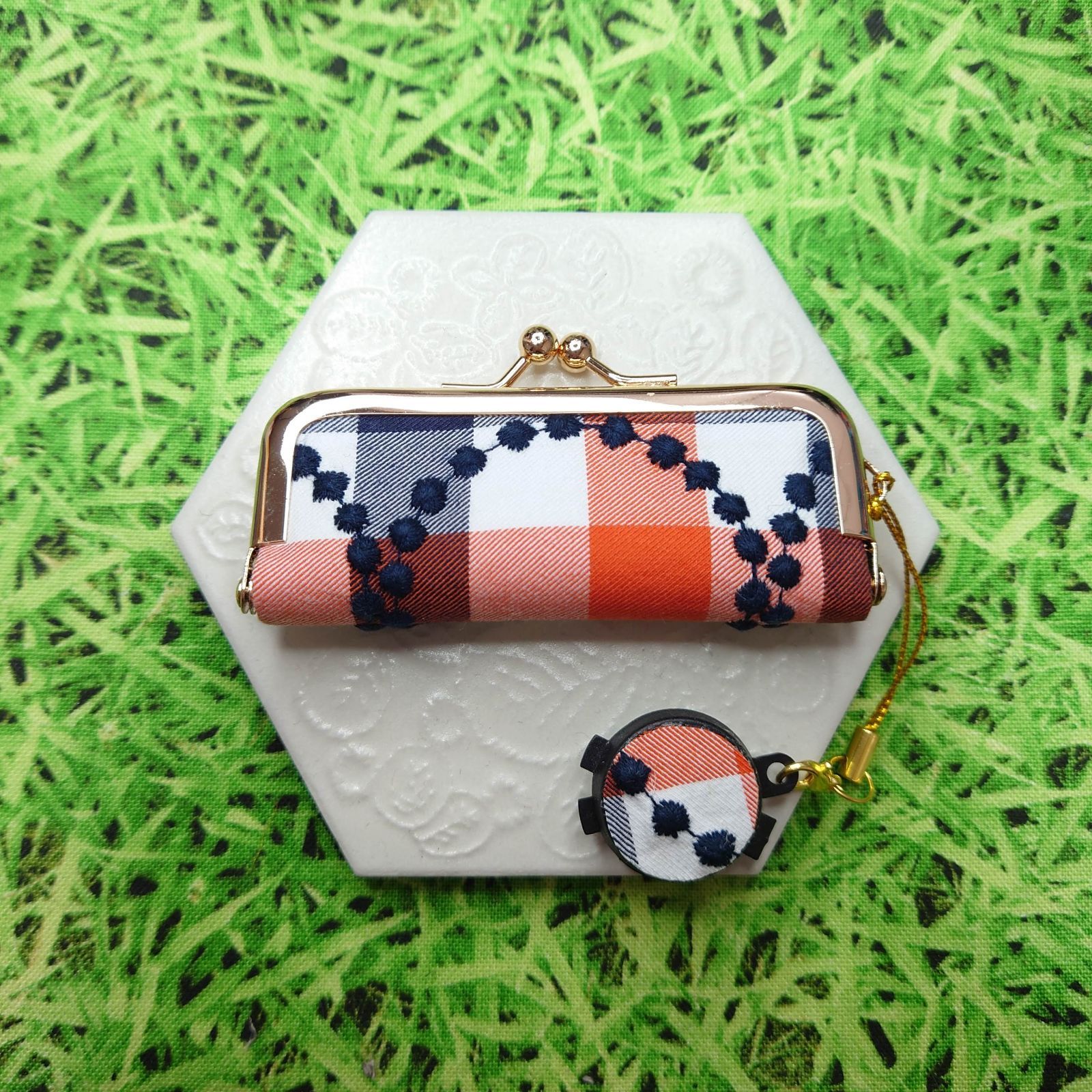 ミナペルホネン✨tambourine タンバリン 赤チェック✨朱肉付き がま口