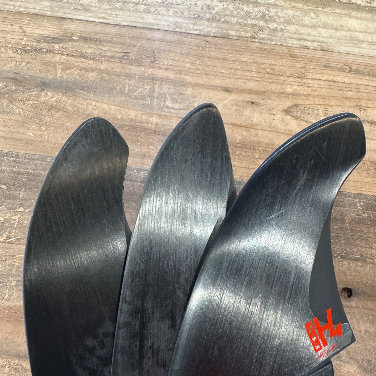 ☆中古美品☆FCS2☆H4☆ミックファニング☆ 美中古 FCS2 フィン H4 ミックファニング Mサイズ トライフィン - メルカリ