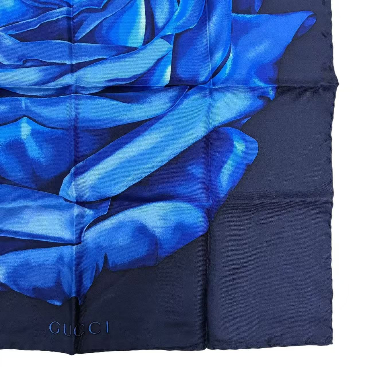 極美品 GUCCI グッチ ブルーローズ シルク スカーフ ブルー - メルカリ