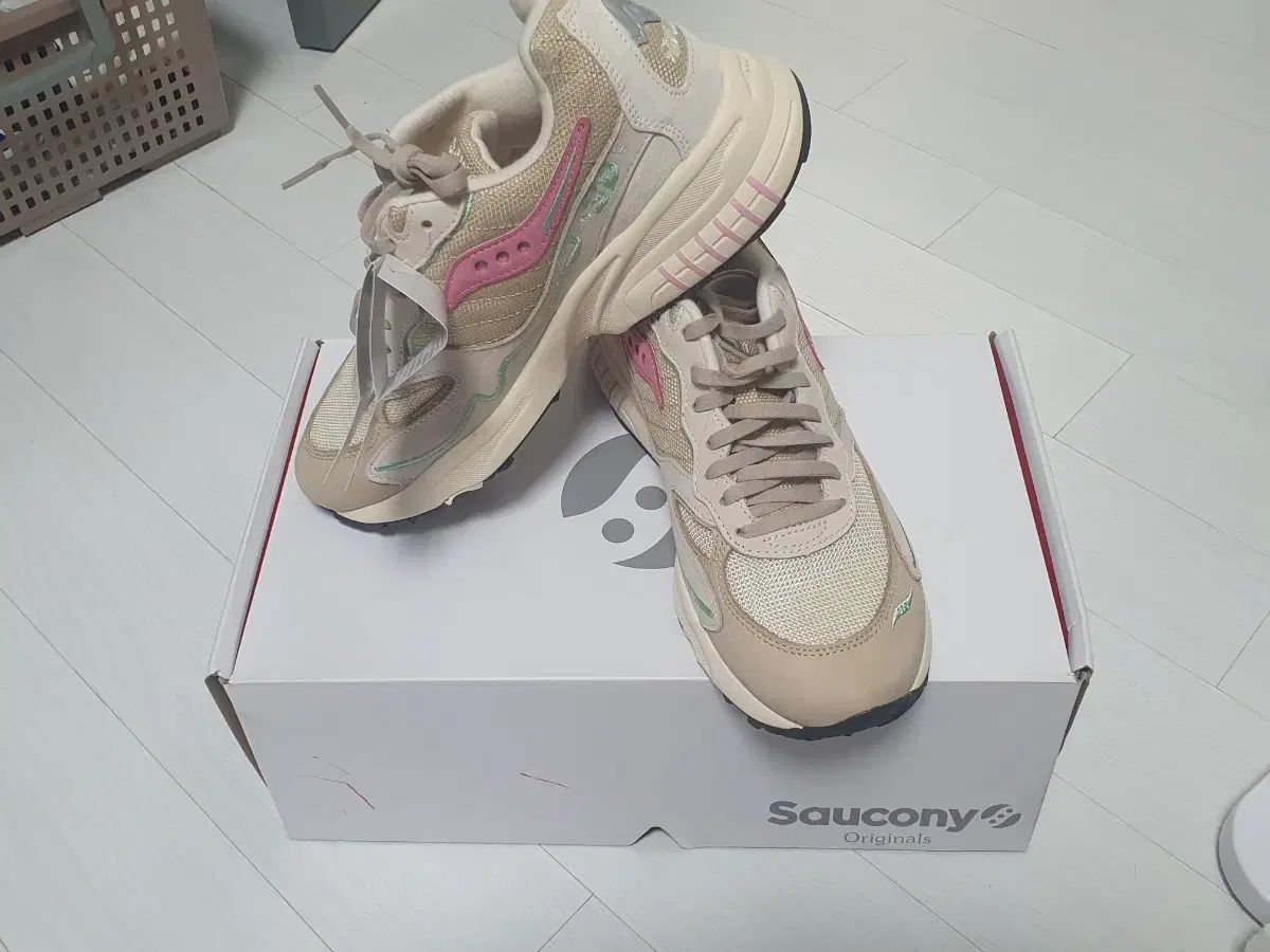 サッカニー 3 D グリッド ウエスト ヒ hurricanes クリーム ピンク 265 m スニーカー トレイル